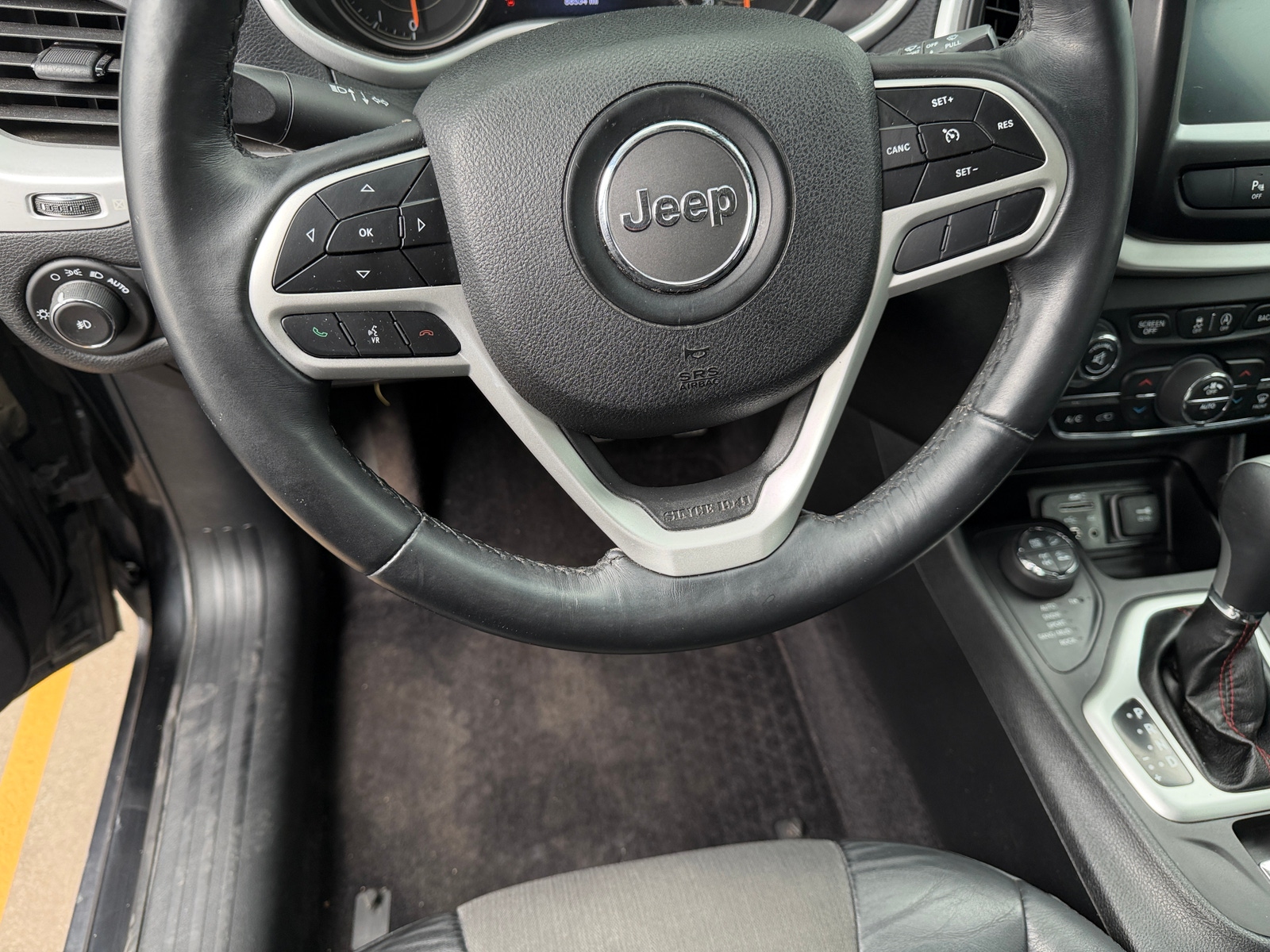 Thumbnail: 2018 Jeep Cherokee - 5