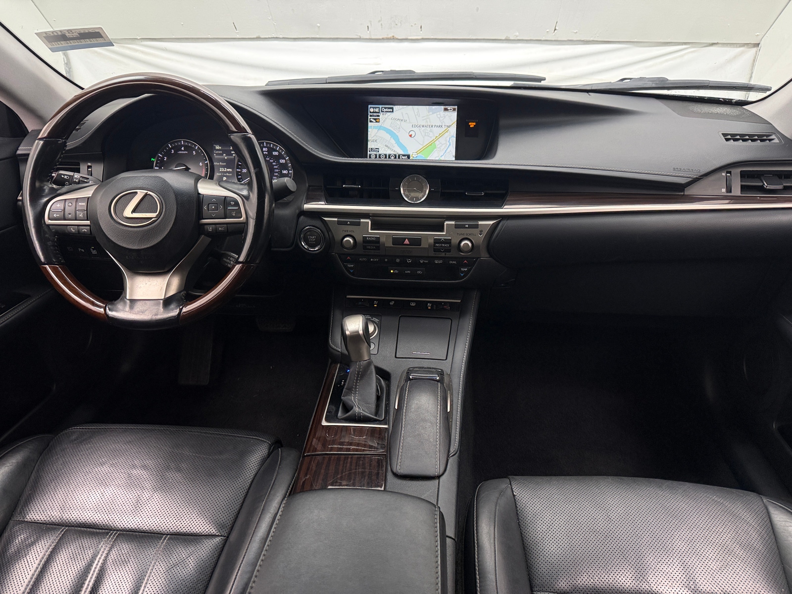 Thumbnail: 2016 Lexus ES - 2