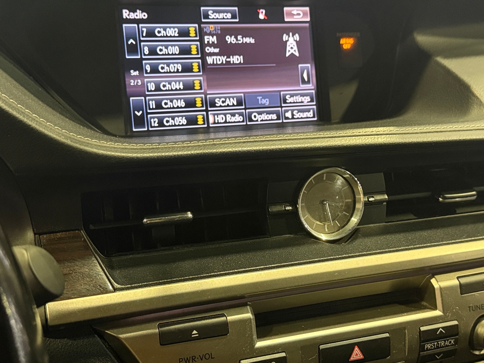 Thumbnail: 2016 Lexus ES - 3