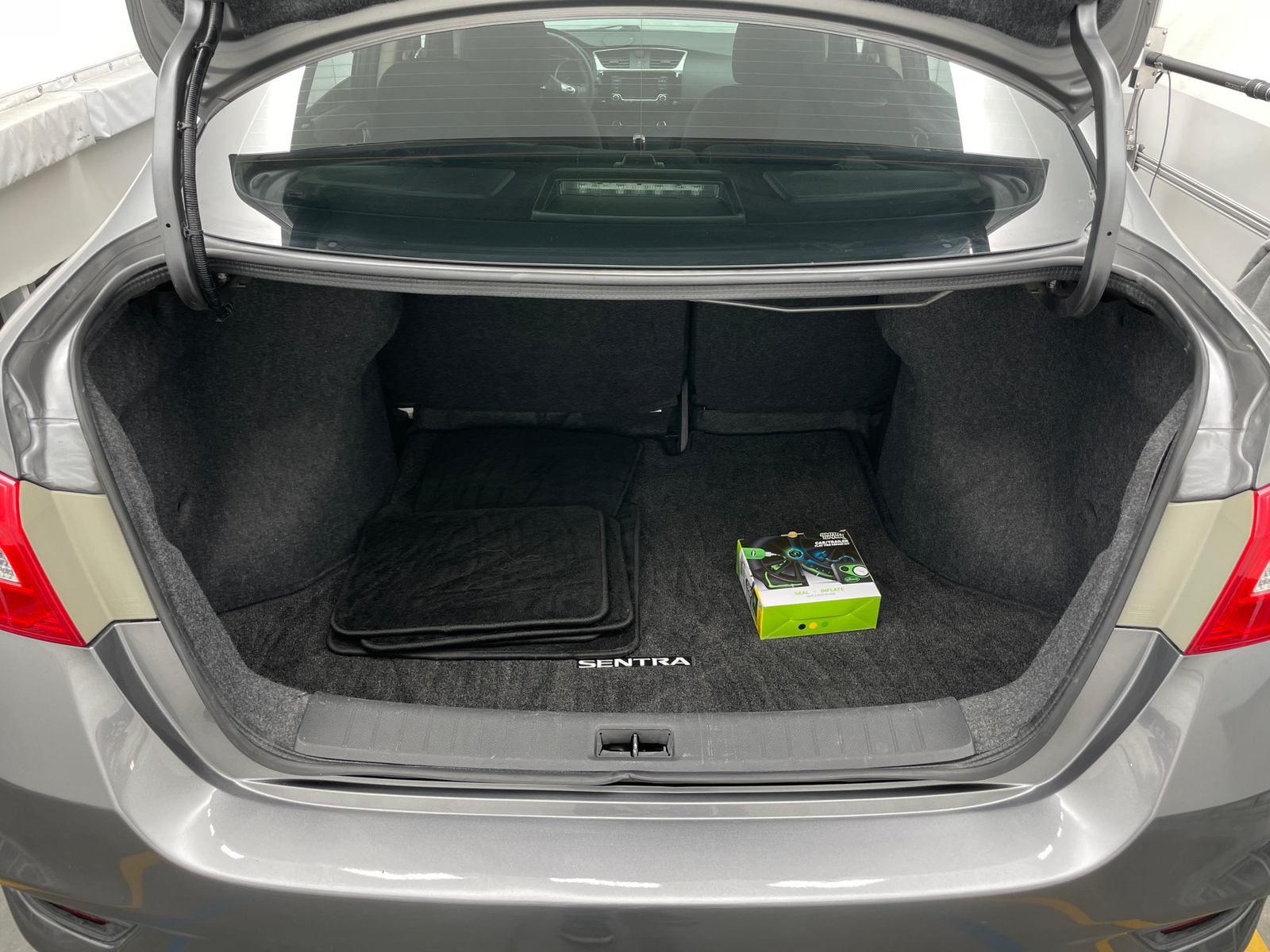 Thumbnail: 2017 Nissan Sentra - 7