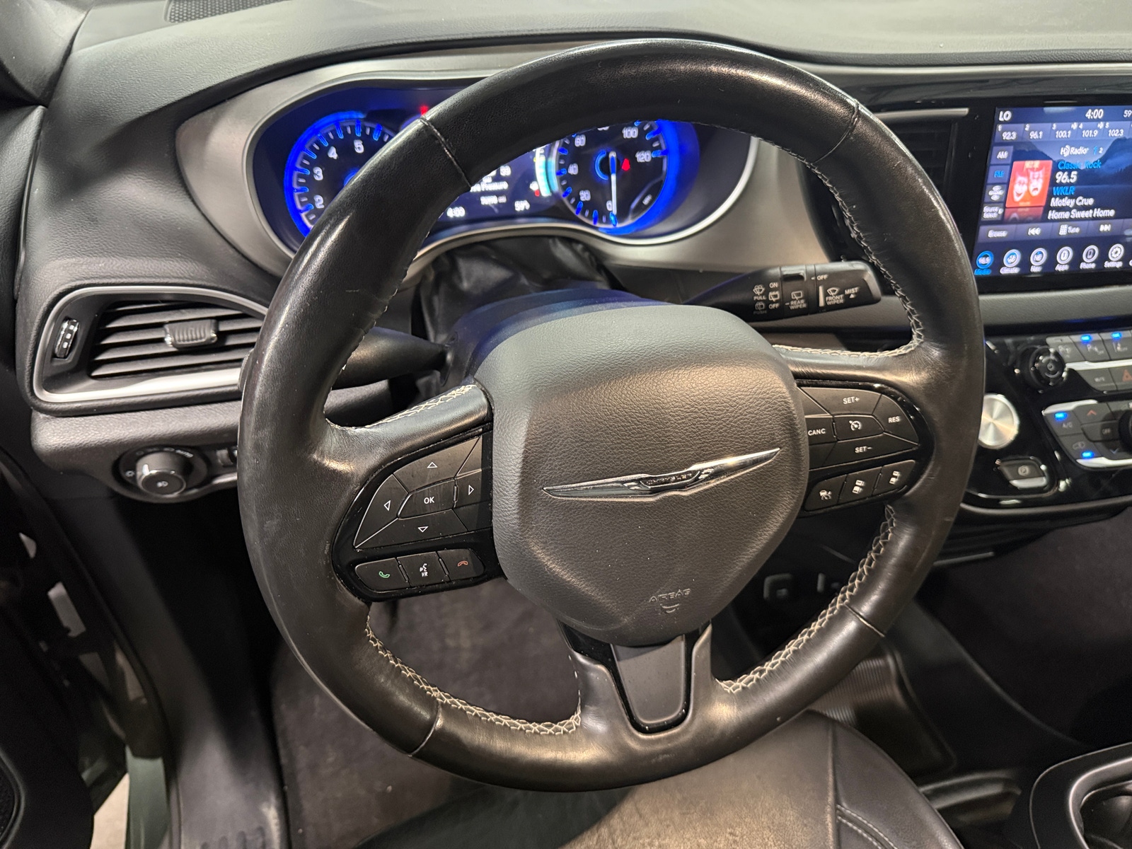 Thumbnail: 2020 Chrysler Pacifica - 4