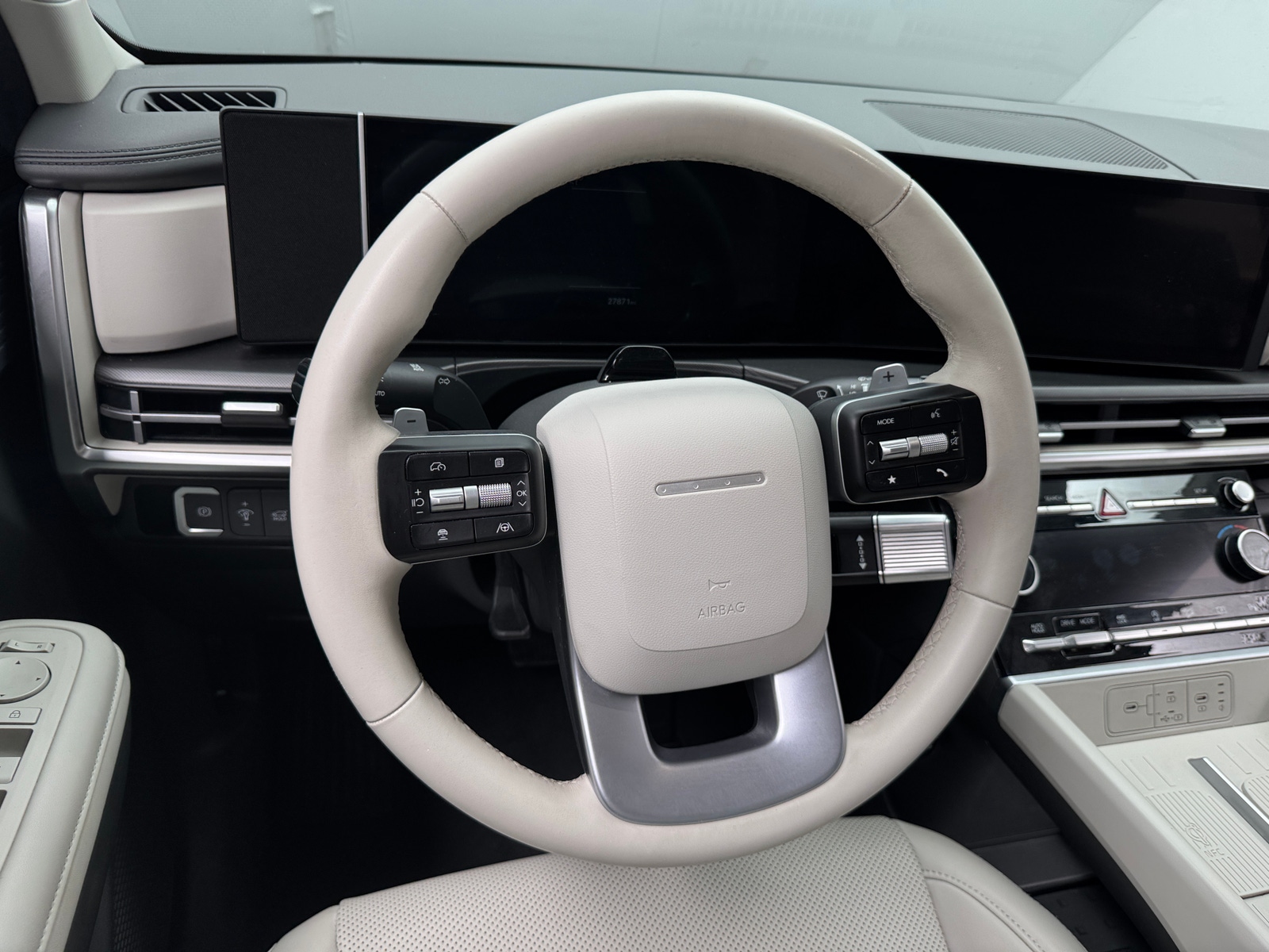 Thumbnail: 2025 Hyundai Santa Fe - 4