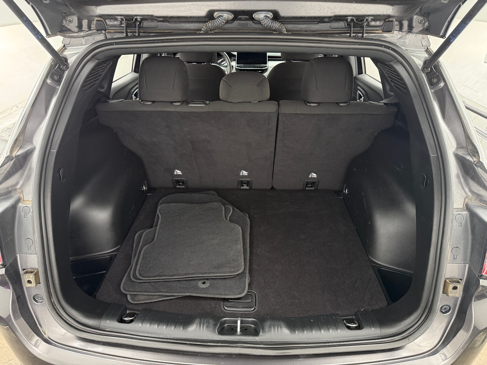 Thumbnail: 2023 Jeep Compass - 7