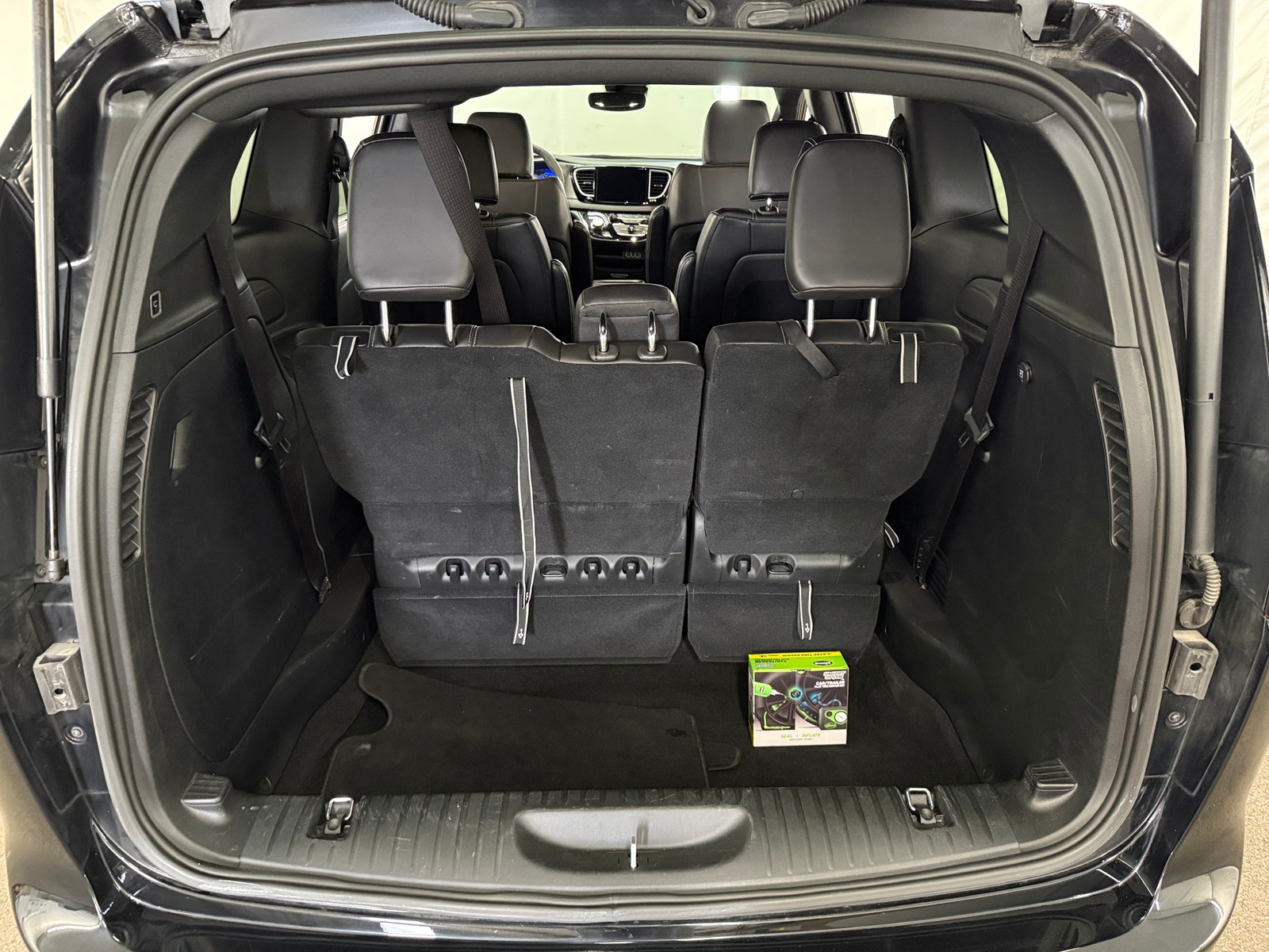 Thumbnail: 2025 Chrysler Pacifica - 6