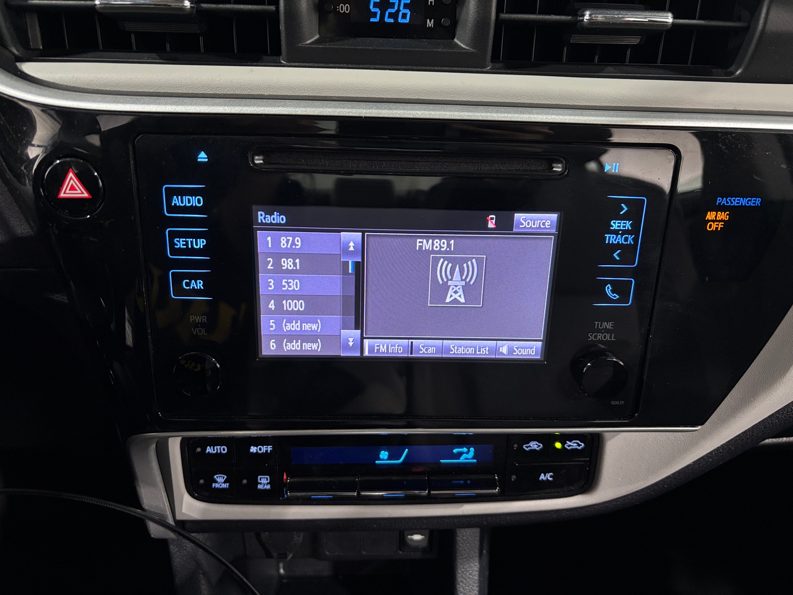 Thumbnail: 2018 Toyota Corolla - 4