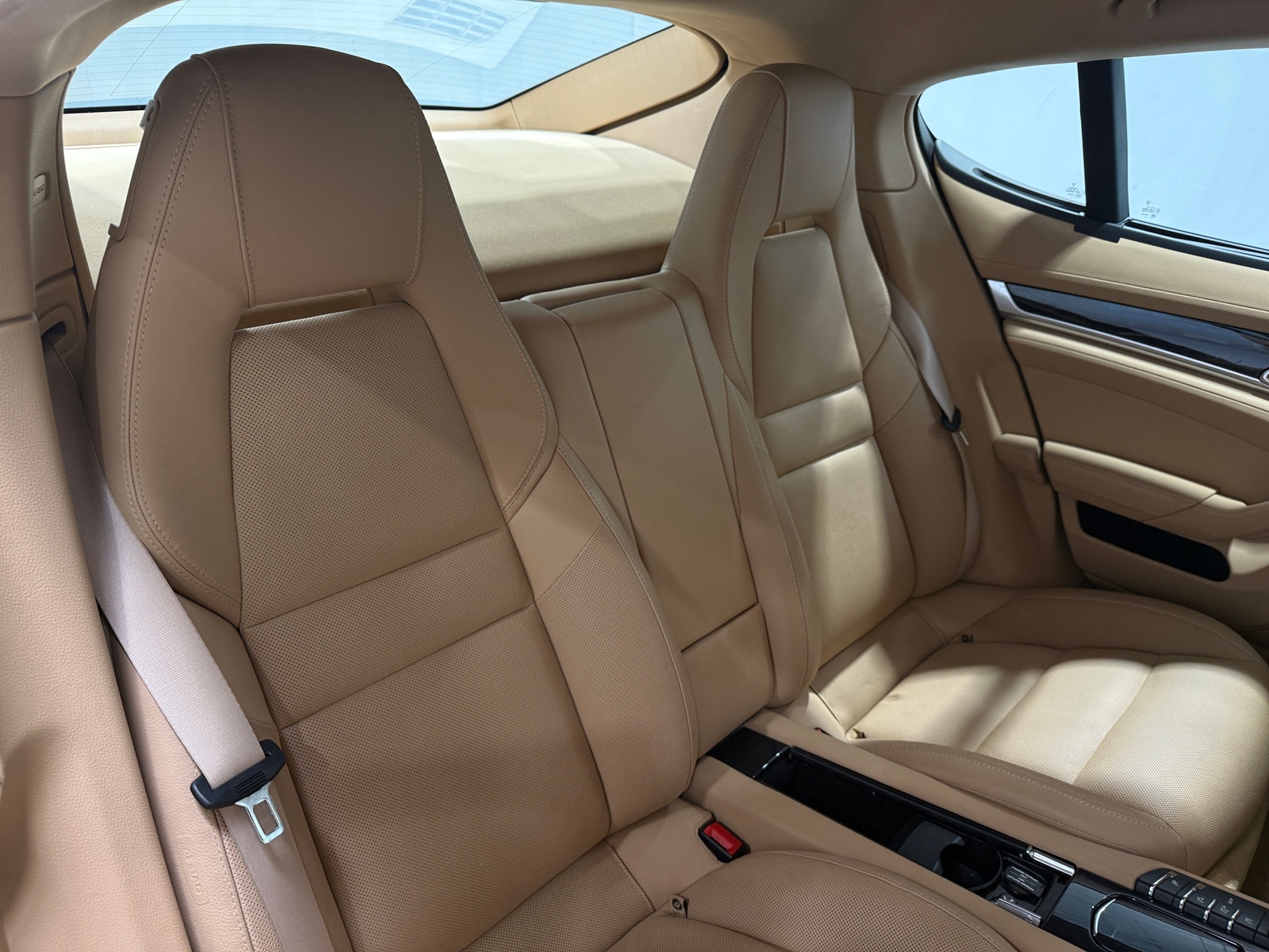 Thumbnail: 2015 Porsche Panamera - 5