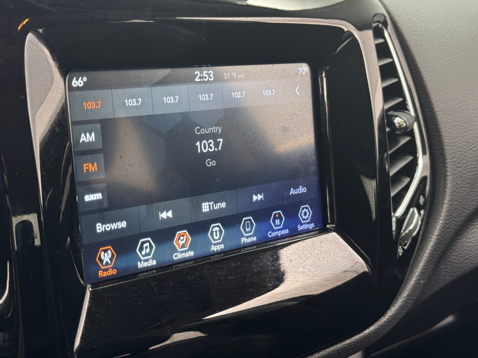 Thumbnail: 2019 Jeep Compass - 4