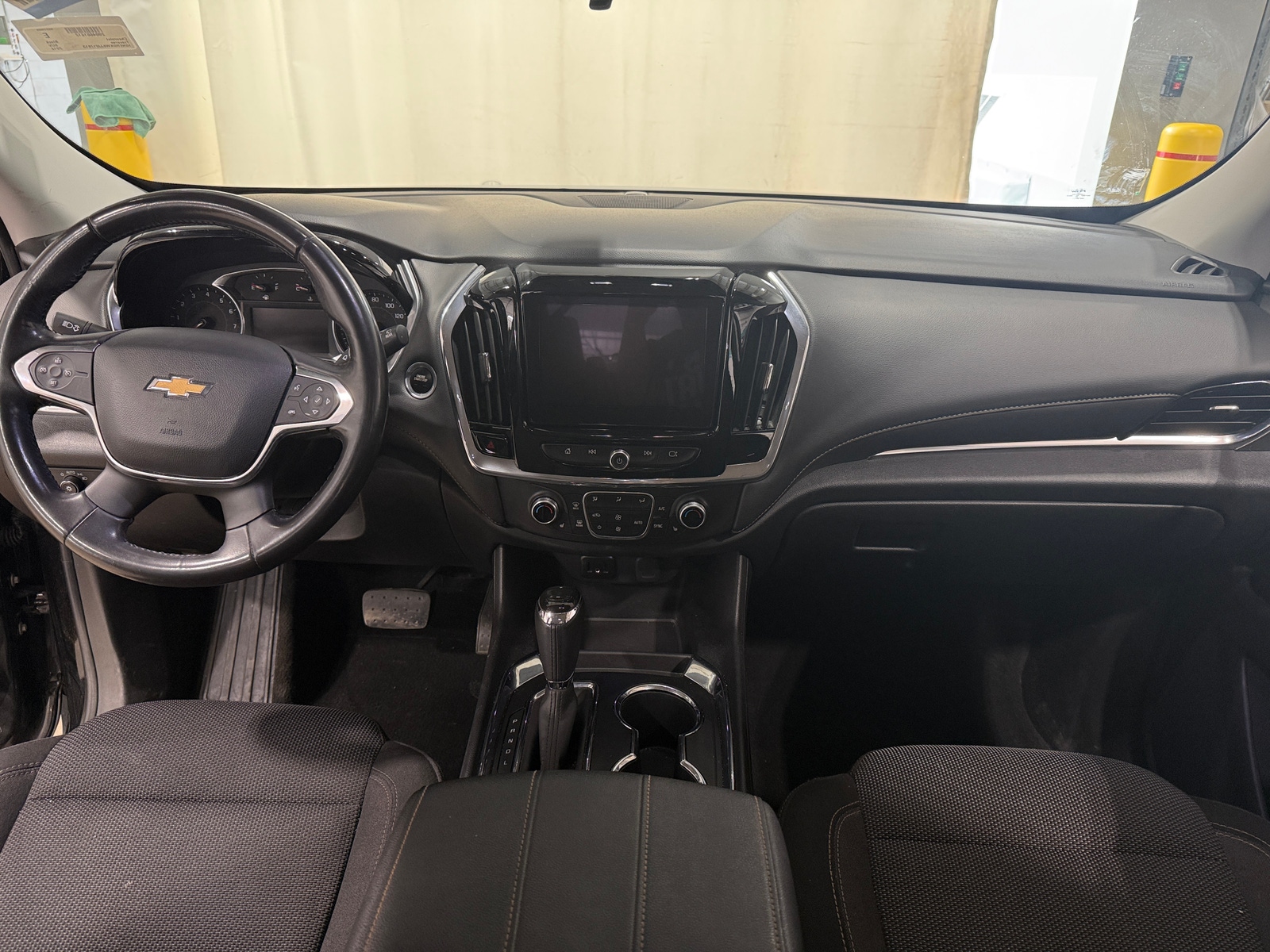 Thumbnail: 2018 Chevrolet Traverse - 3