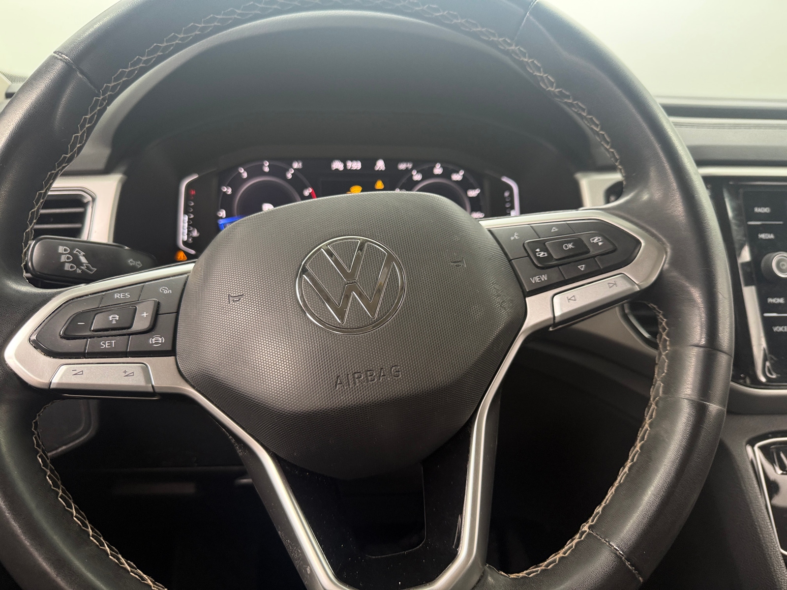 Thumbnail: 2022 Volkswagen Atlas - 4