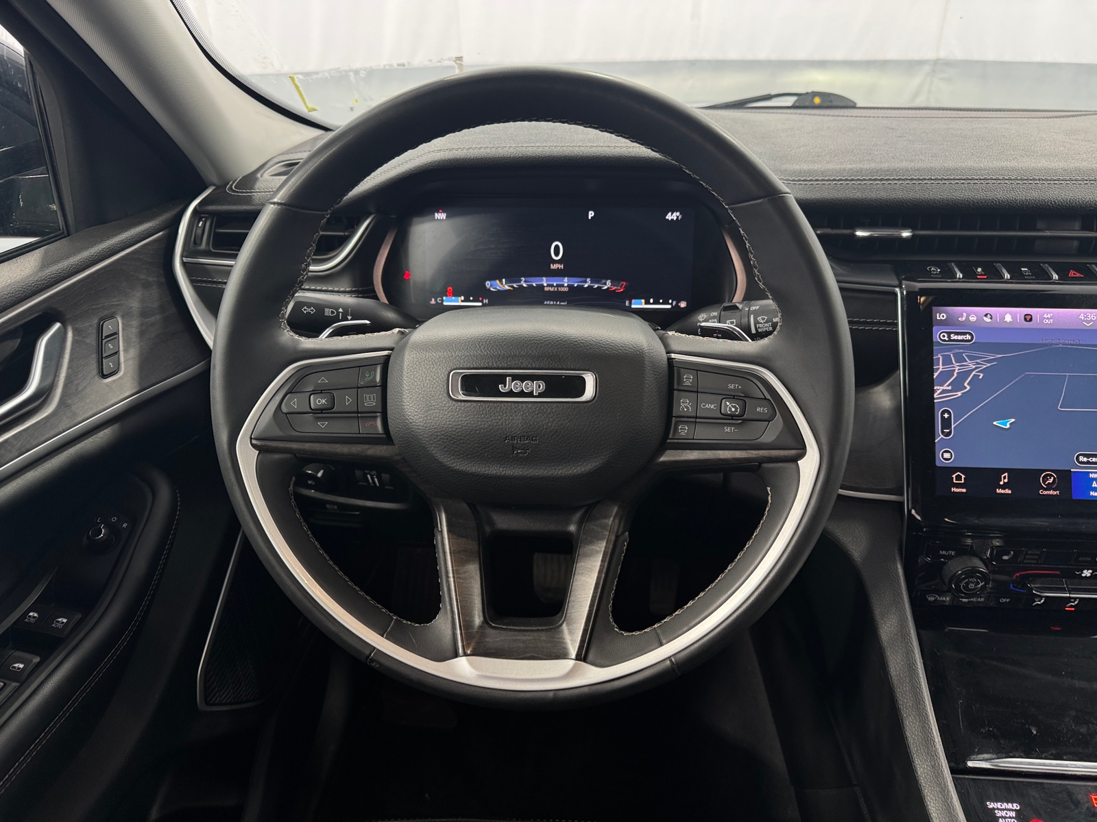 Thumbnail: 2023 Jeep Grand Cherokee - 4