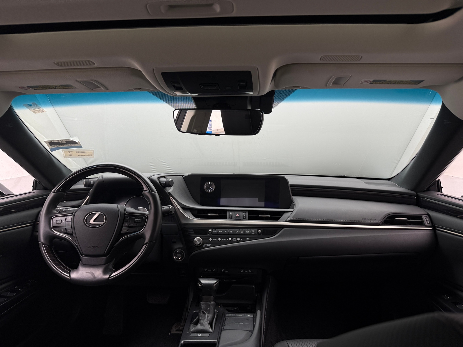 Thumbnail: 2021 Lexus ES - 3