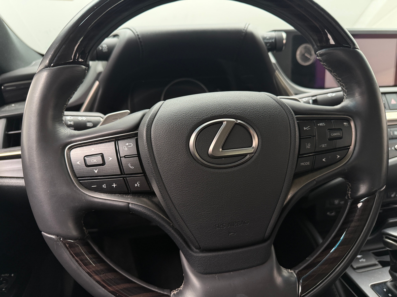 Thumbnail: 2021 Lexus ES - 5