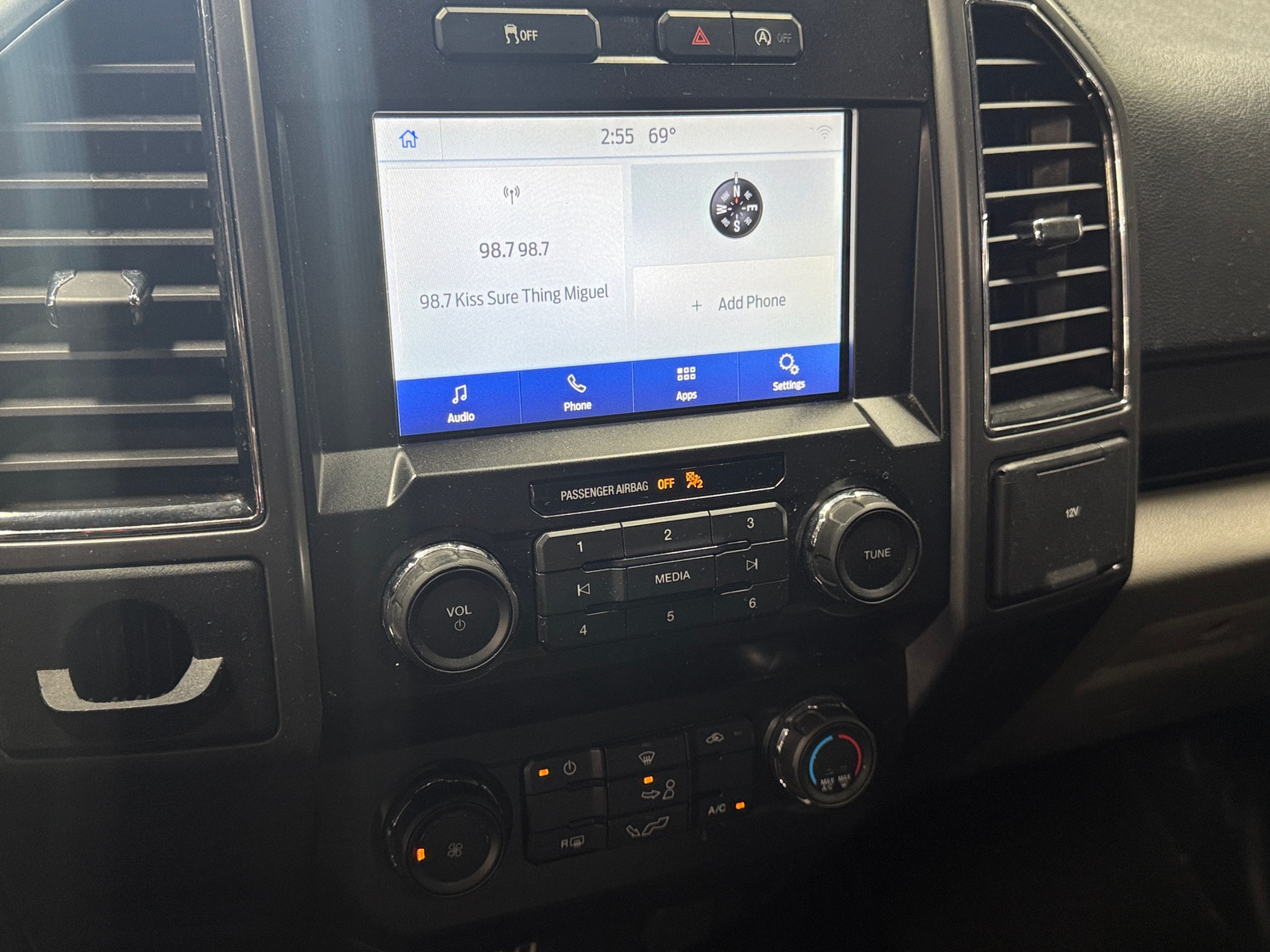 Thumbnail: 2019 Ford Econoline - 4