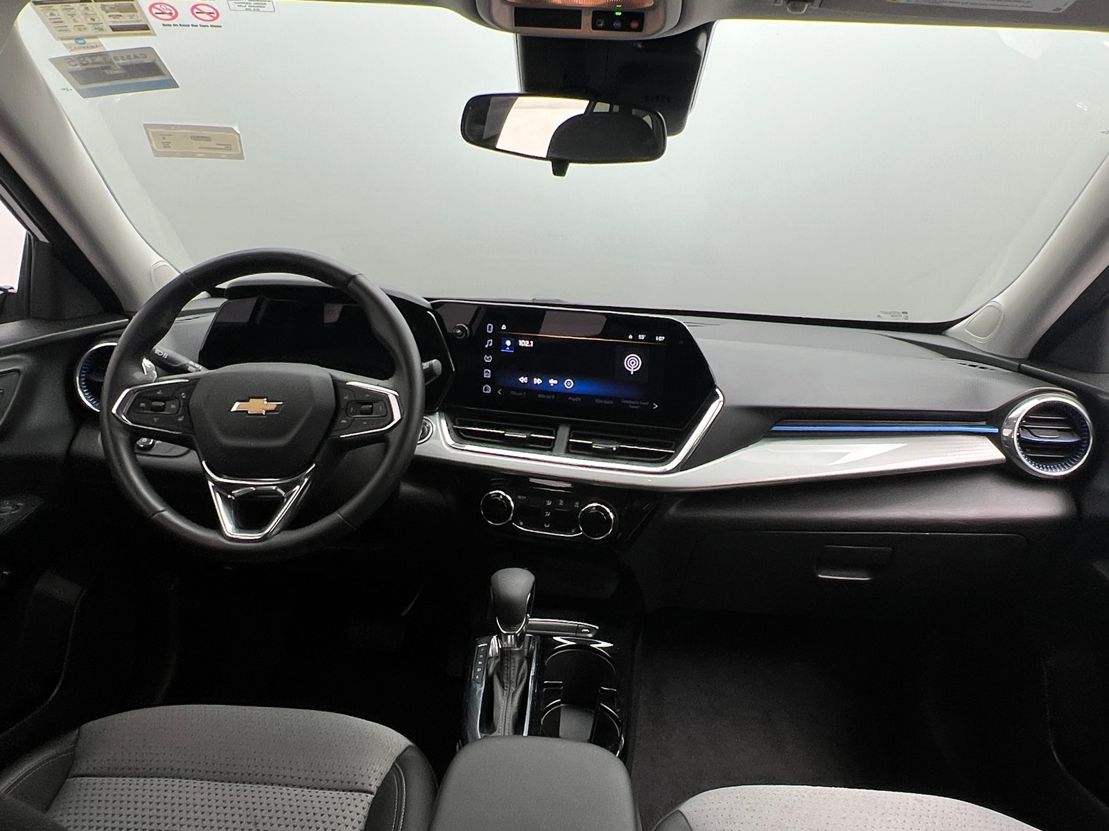 Thumbnail: 2025 Chevrolet Trax - 3