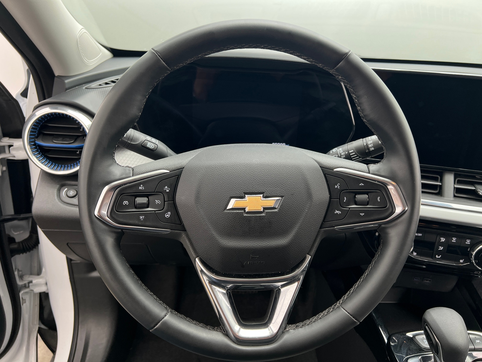 Thumbnail: 2025 Chevrolet Trax - 5