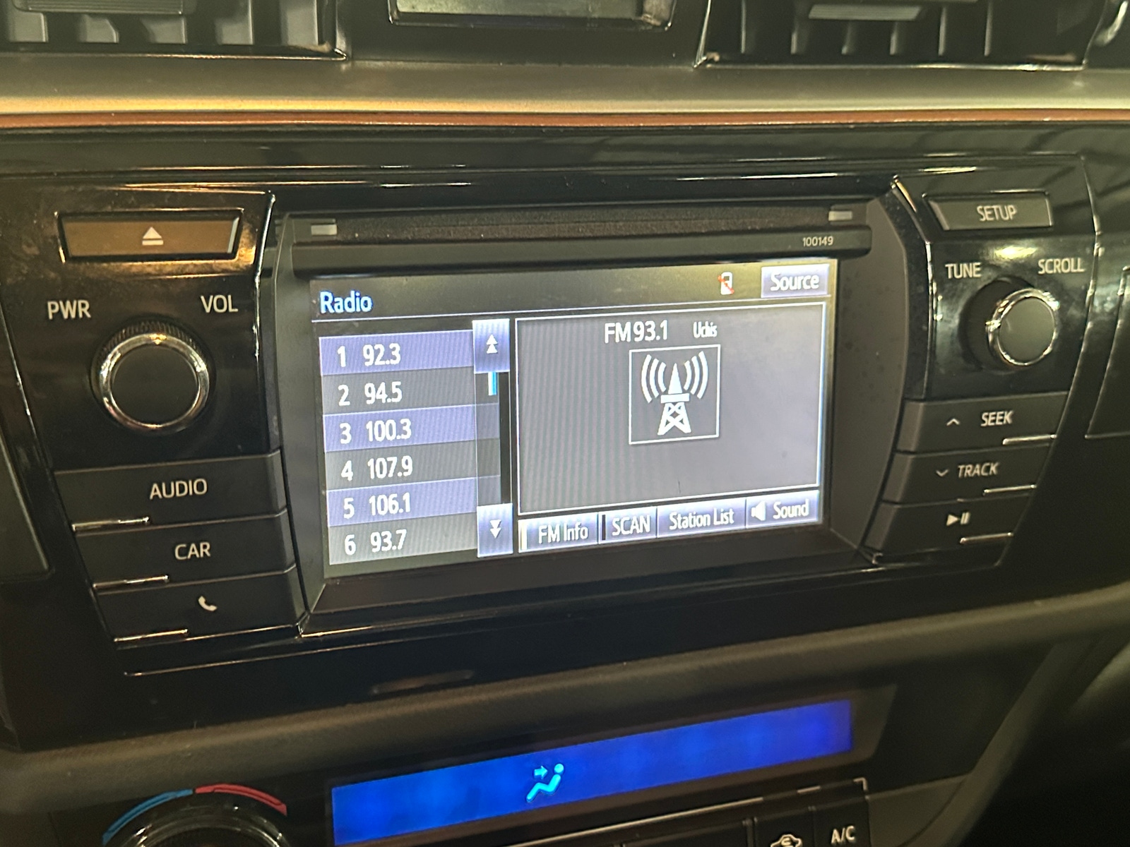 Thumbnail: 2014 Toyota Corolla - 3