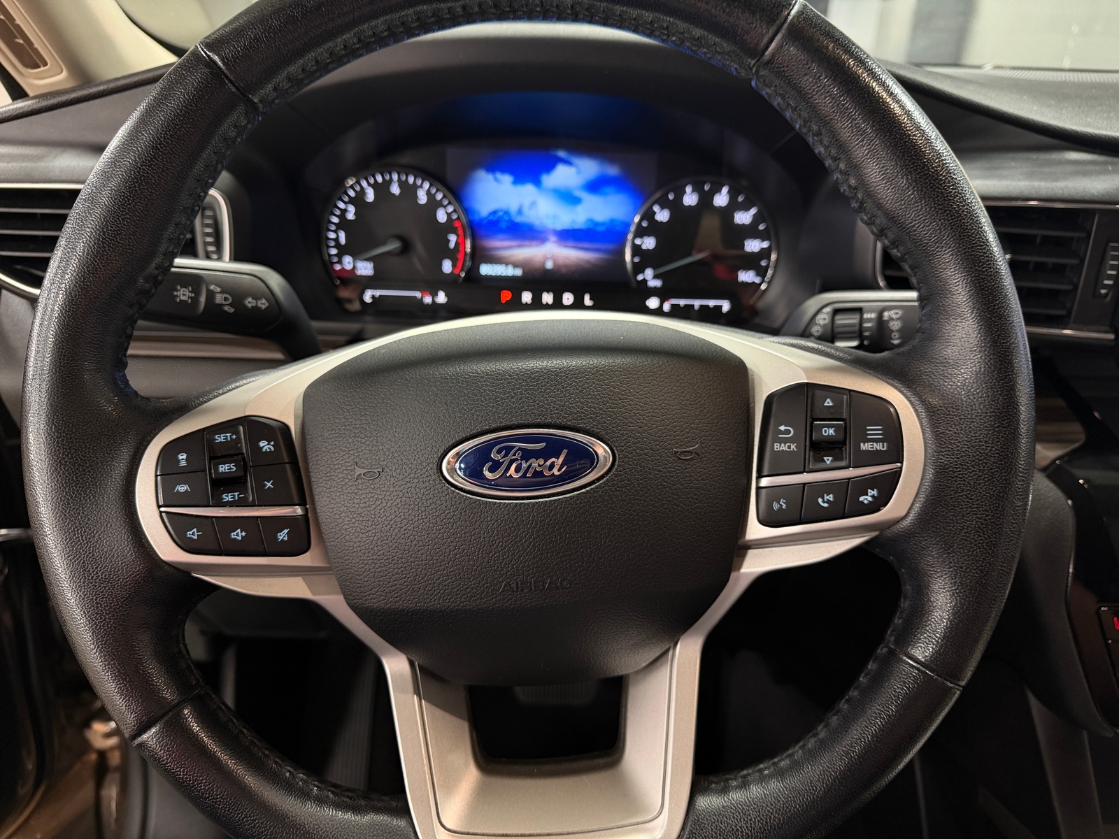 Thumbnail: 2021 Ford Explorer - 4