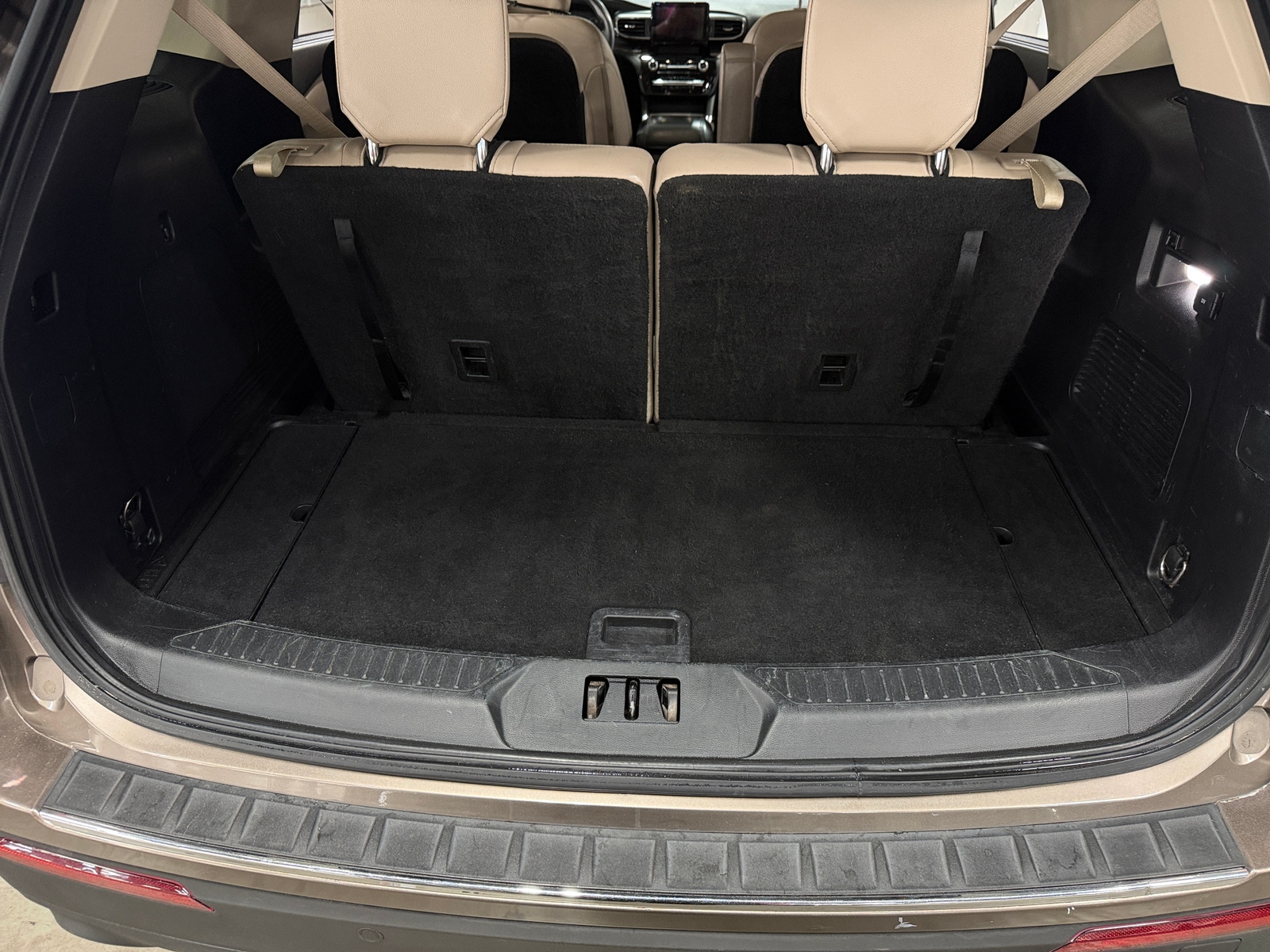 Thumbnail: 2021 Ford Explorer - 6