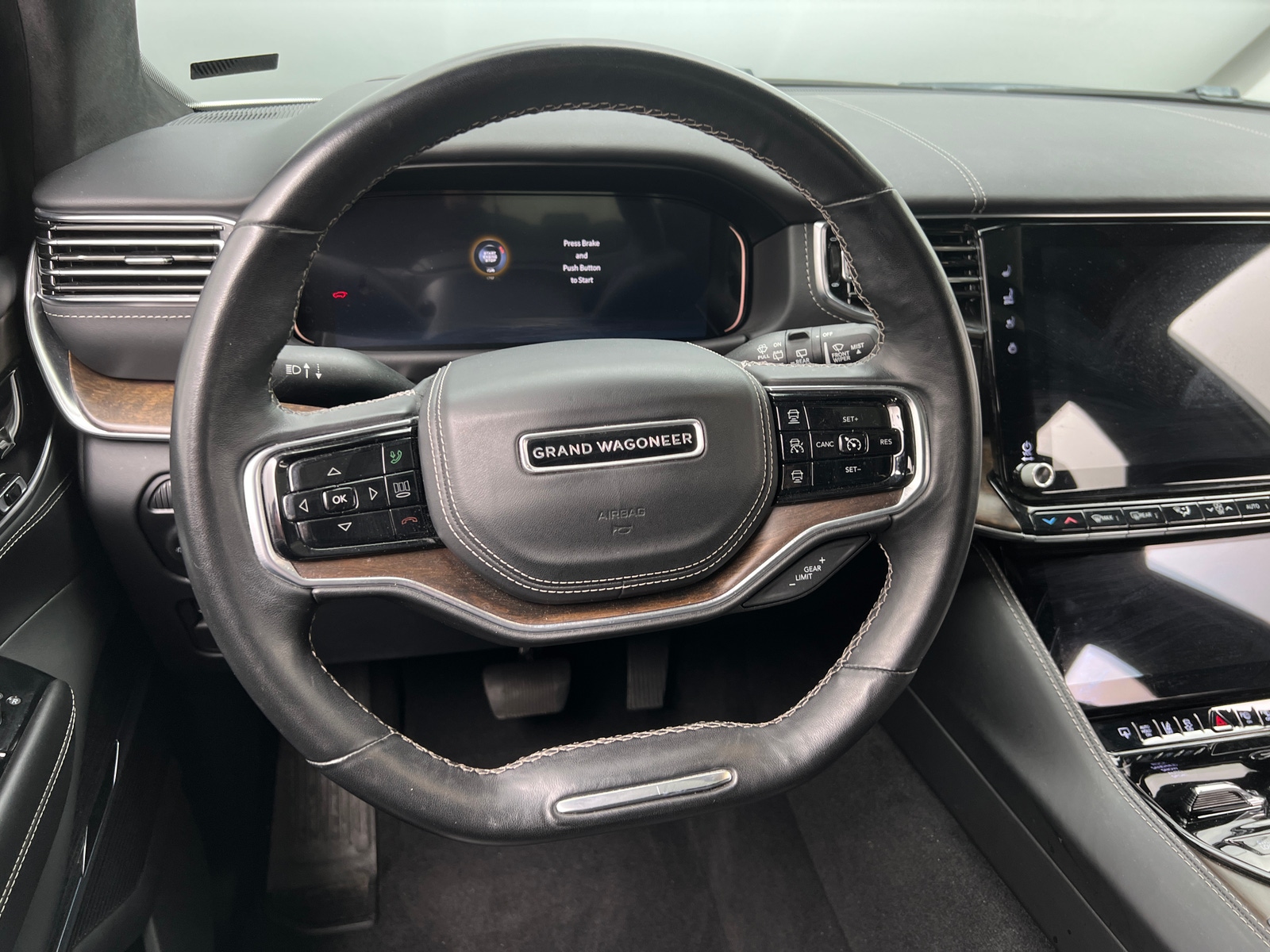 Thumbnail: 2022 Jeep Grand Wagoneer - 4