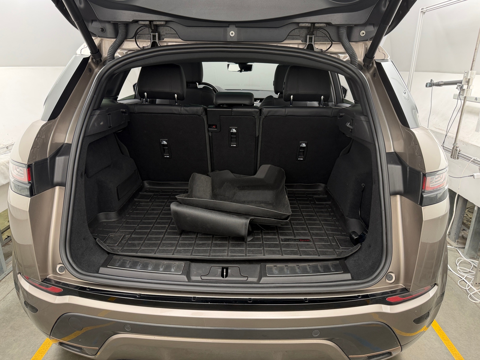 Thumbnail: 2021 Land Rover Range Rover Evoque - 6