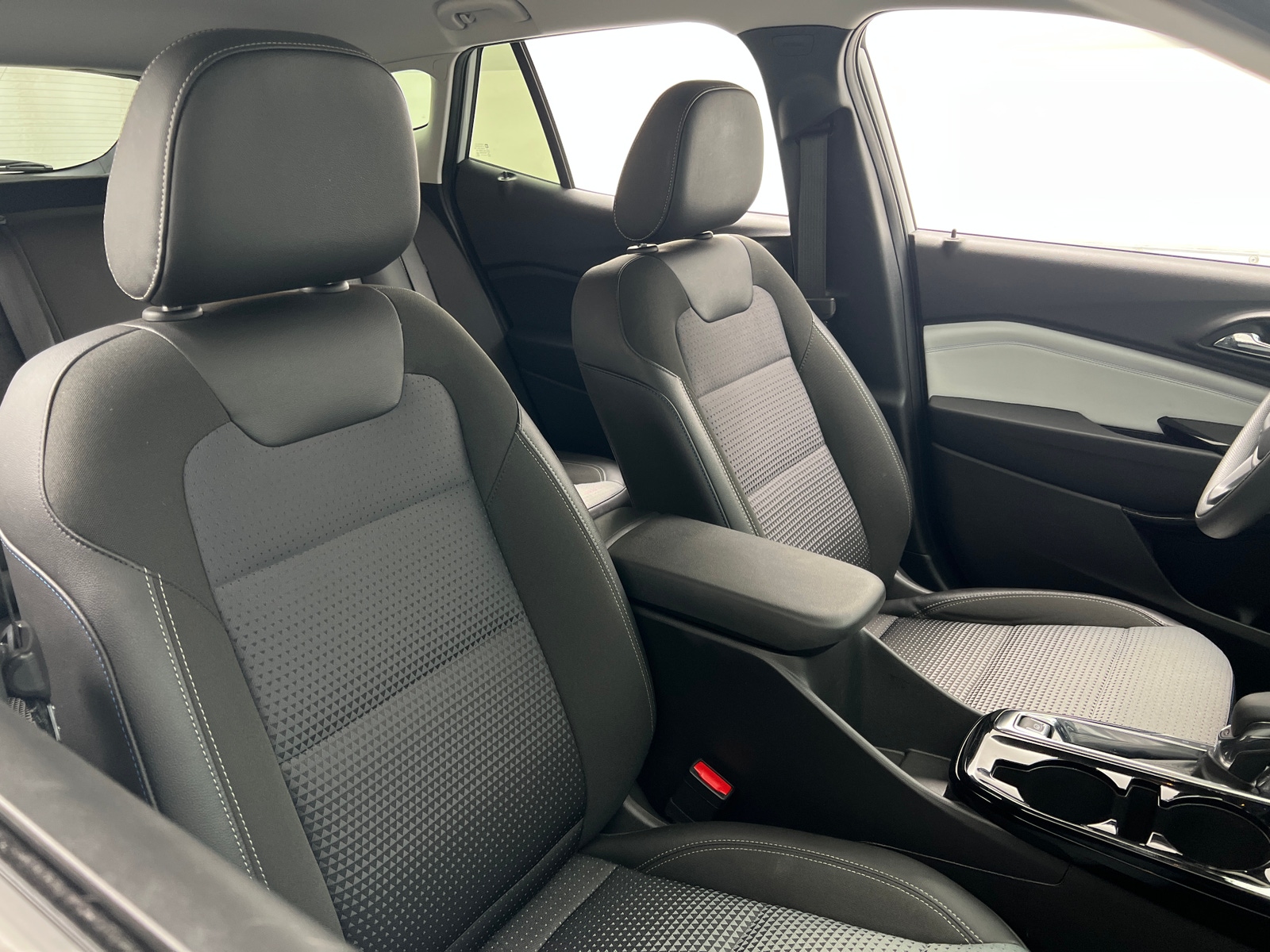 Thumbnail: 2025 Chevrolet Trax - 2