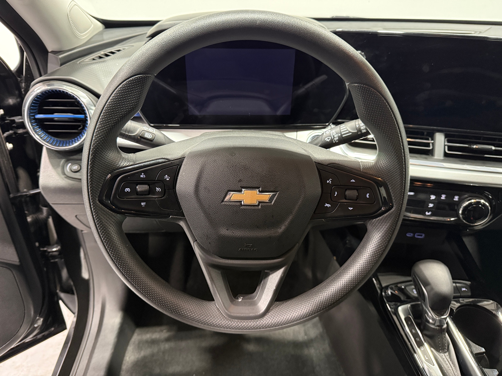 Thumbnail: 2025 Chevrolet Trax - 5