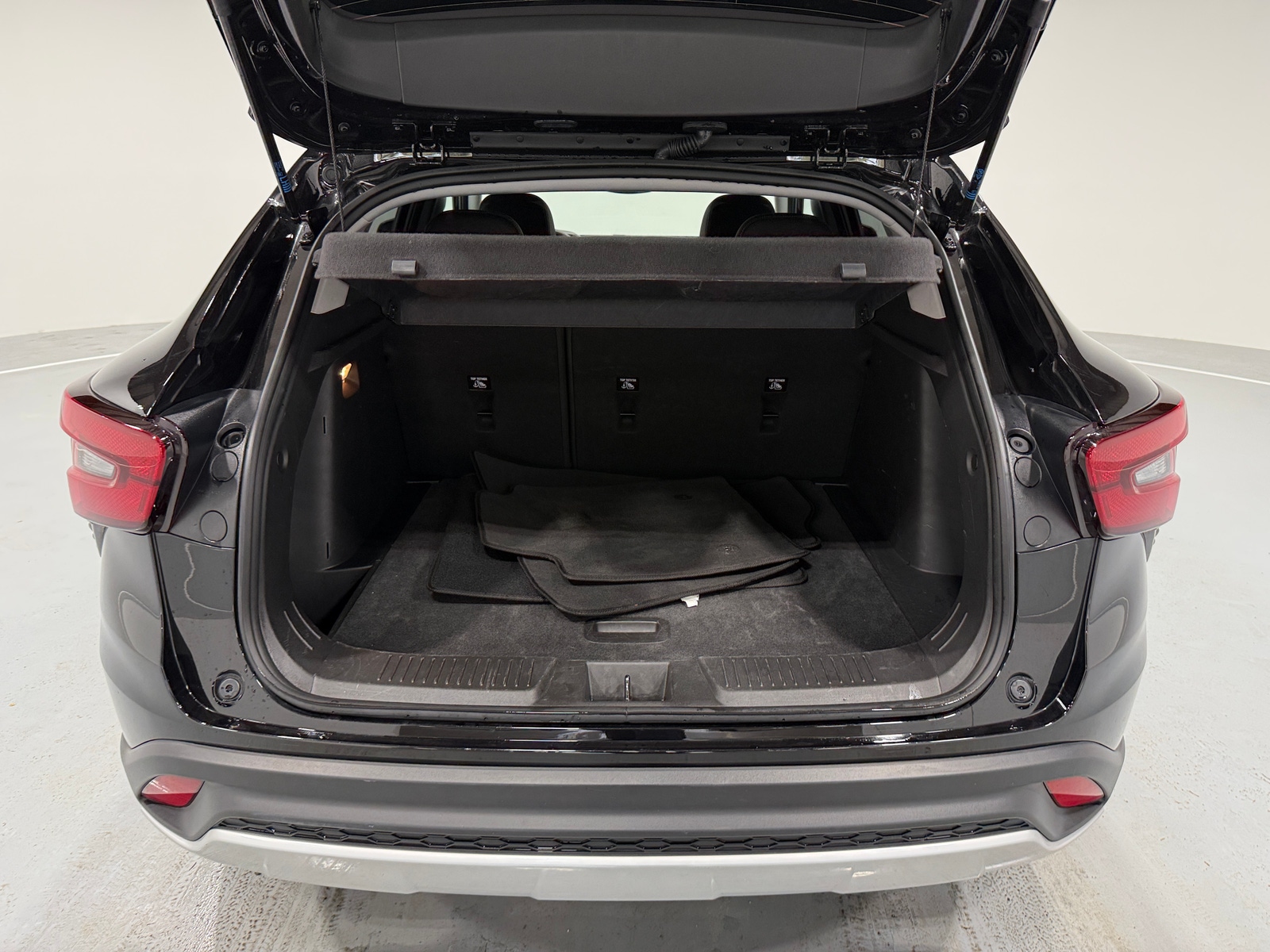 Thumbnail: 2025 Chevrolet Trax - 7