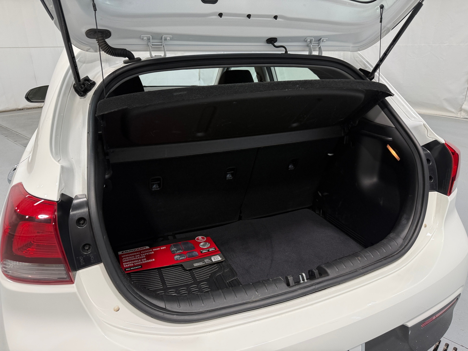 Thumbnail: 2023 Kia Rio - 7