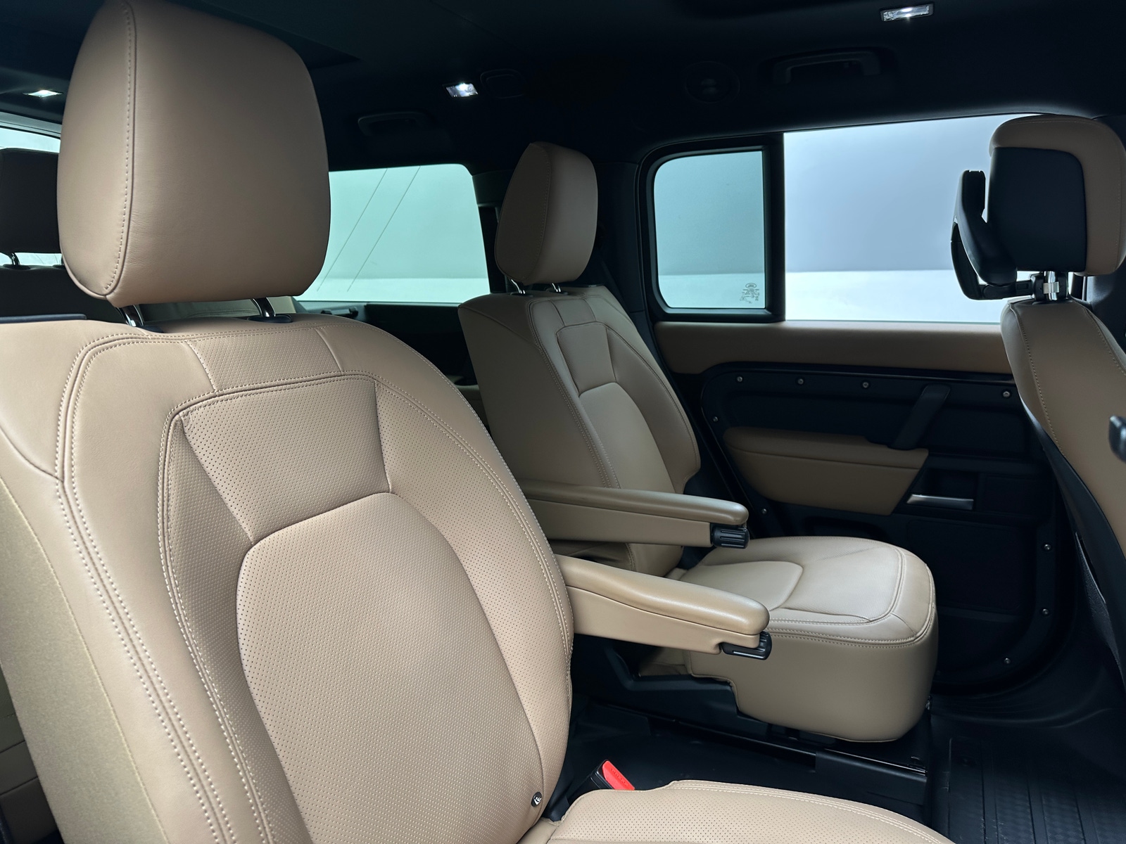 Thumbnail: 2025 Land Rover Defender - 5