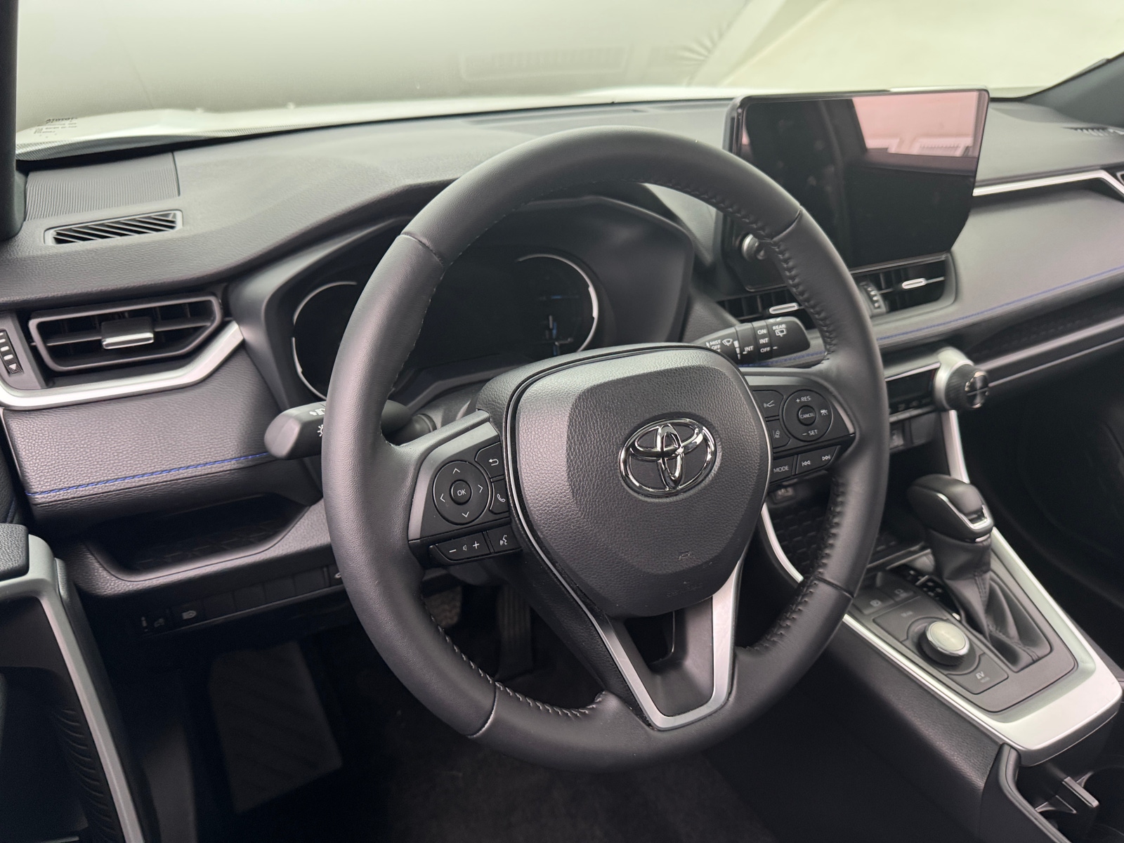 Thumbnail: 2025 Toyota RAV4 - 4