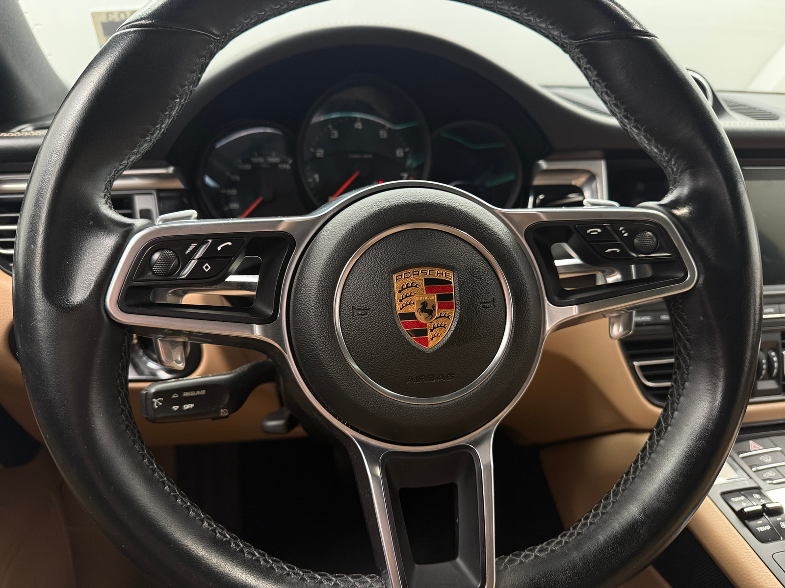 Thumbnail: 2019 Porsche Macan - 4