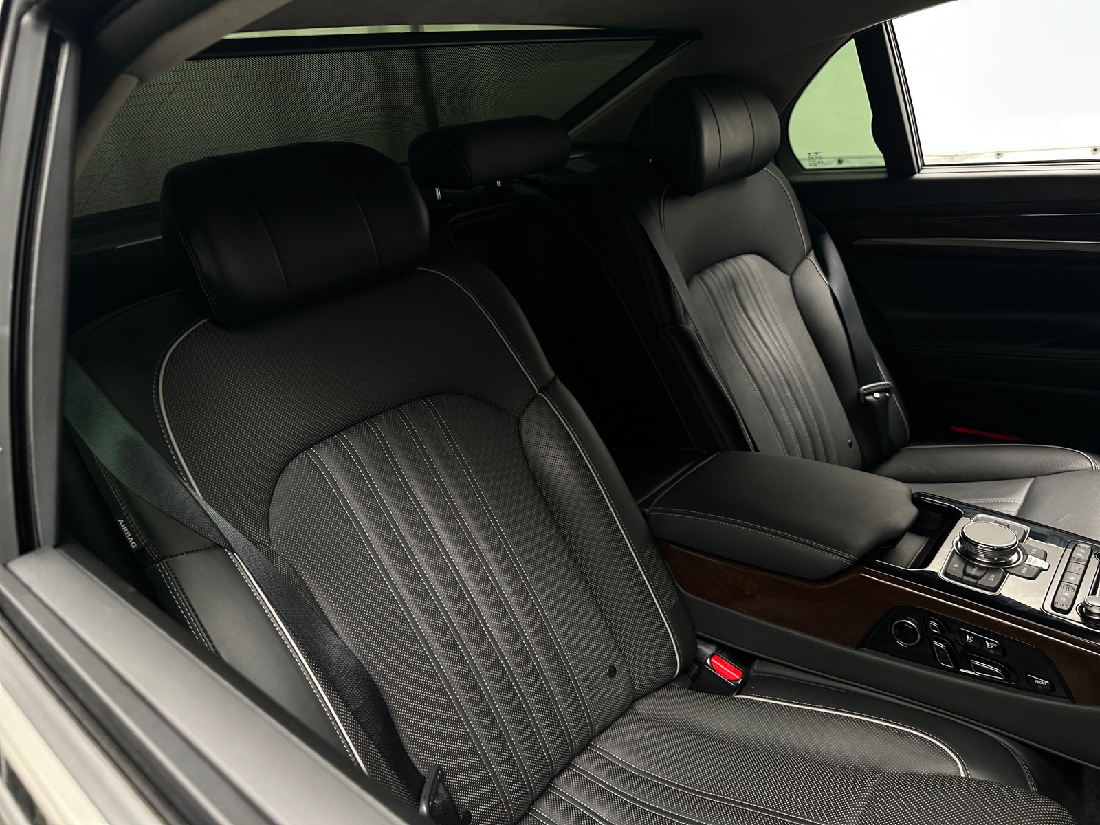 Thumbnail: 2019 Genesis G90 - 5