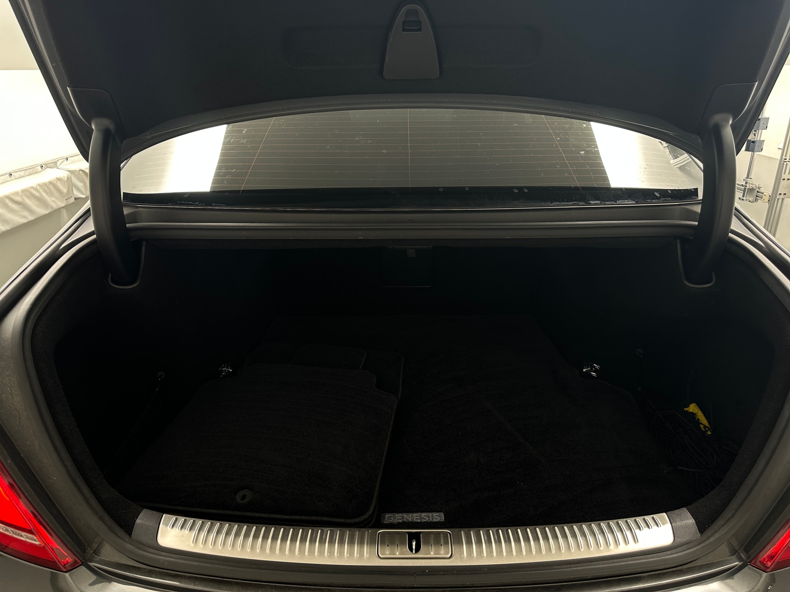 Thumbnail: 2019 Genesis G90 - 6