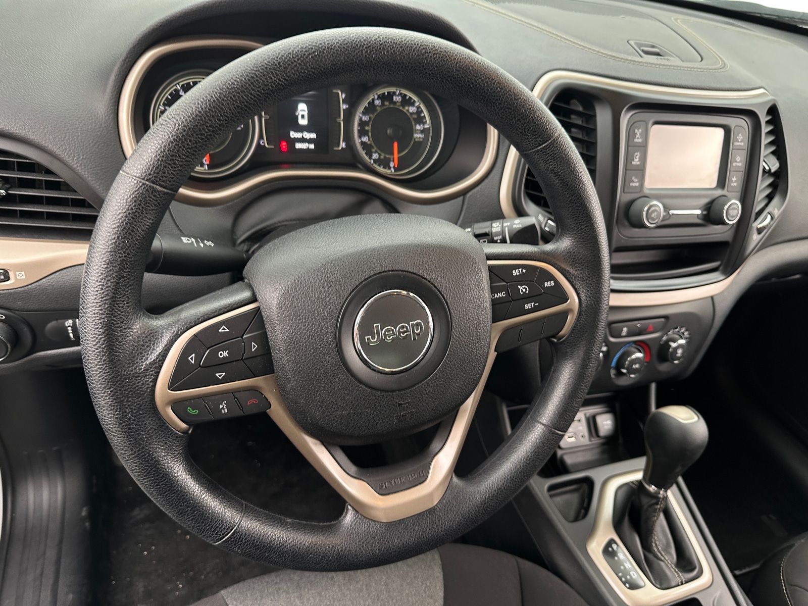Thumbnail: 2016 Jeep Cherokee - 5