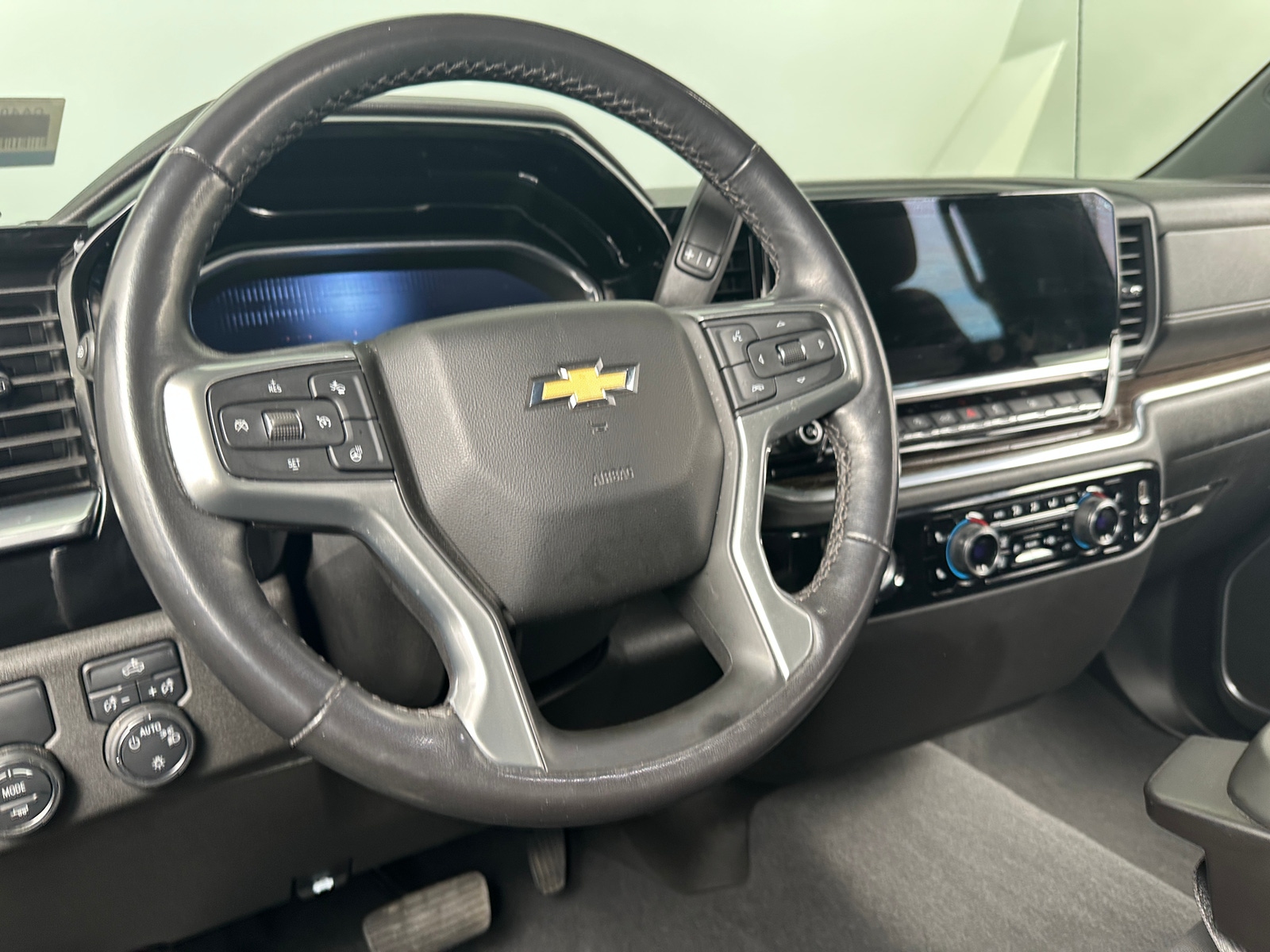 Thumbnail: 2022 Chevrolet Silverado 1500 - 5