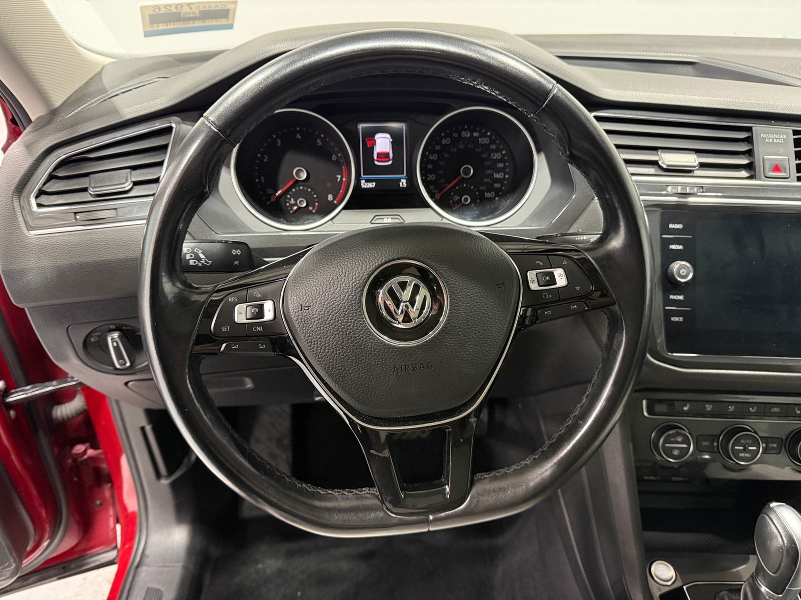 Thumbnail: 2018 Volkswagen Tiguan - 4