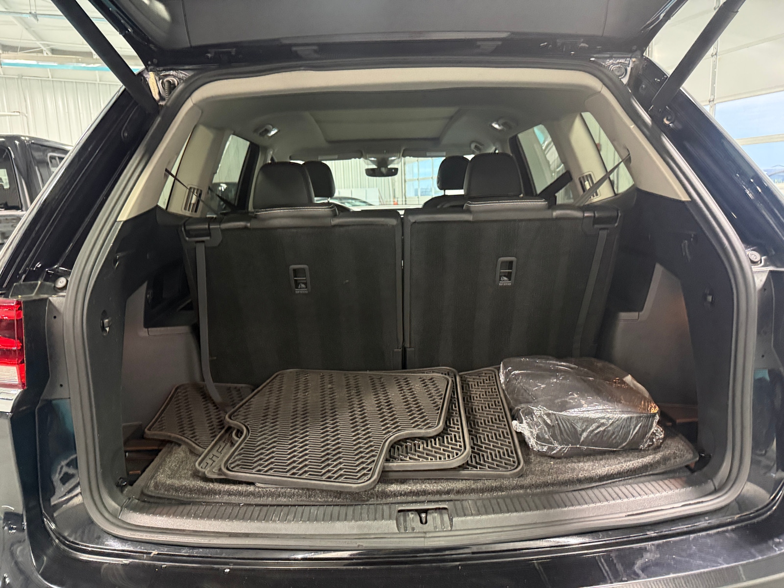 Thumbnail: 2021 Volkswagen Atlas - 6