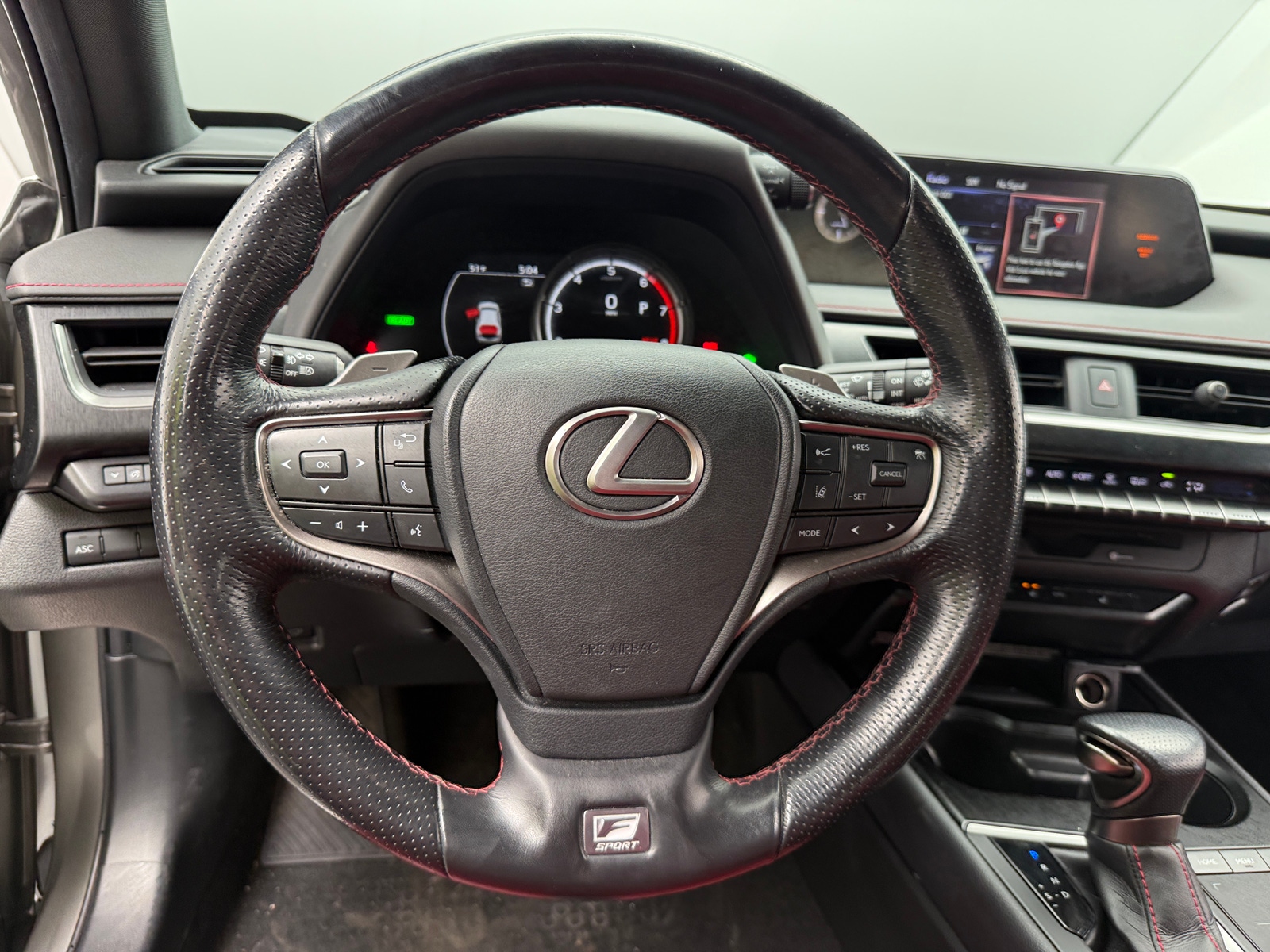 Thumbnail: 2022 Lexus UX - 4
