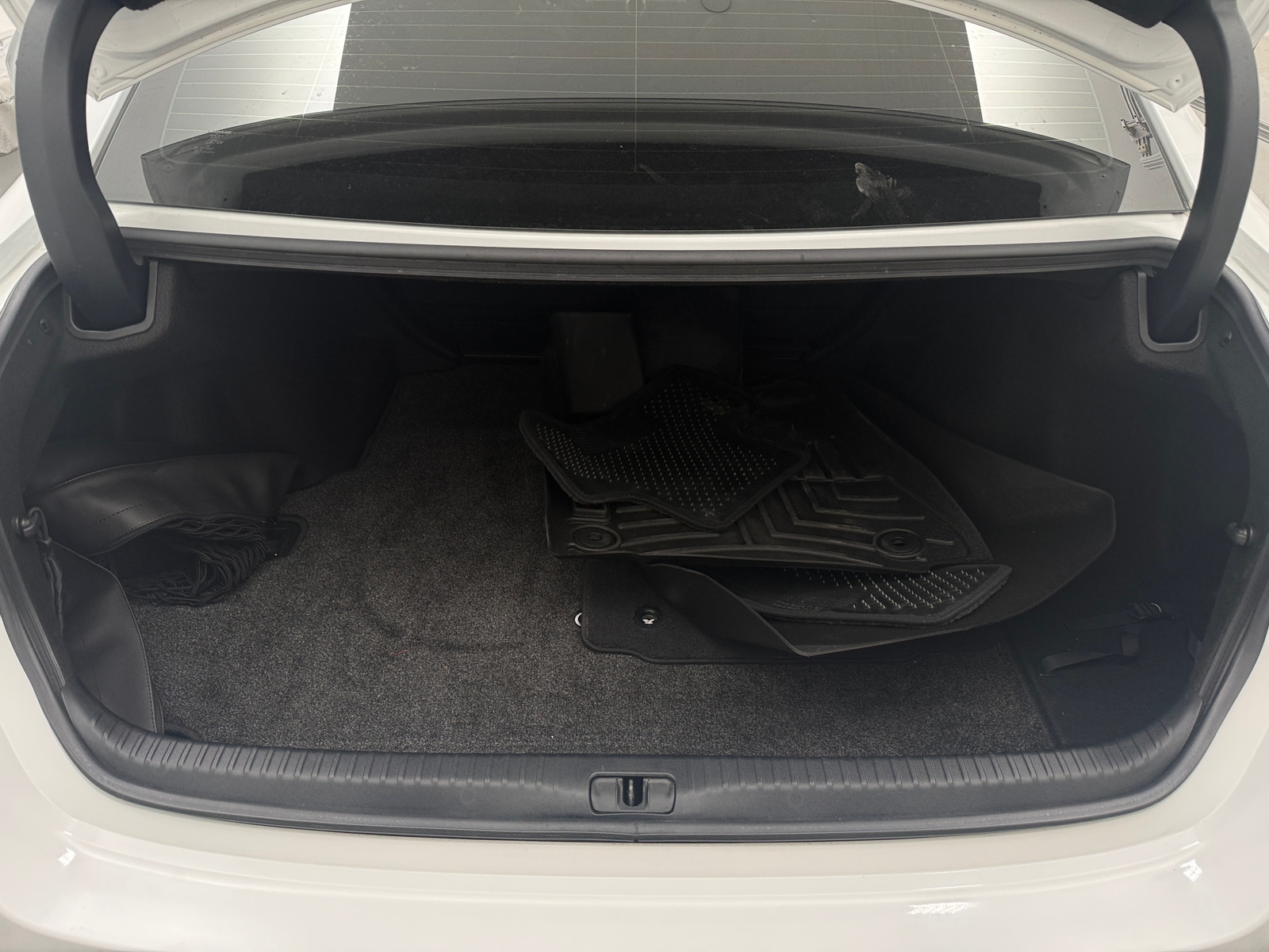 Thumbnail: 2019 Lexus RC - 4