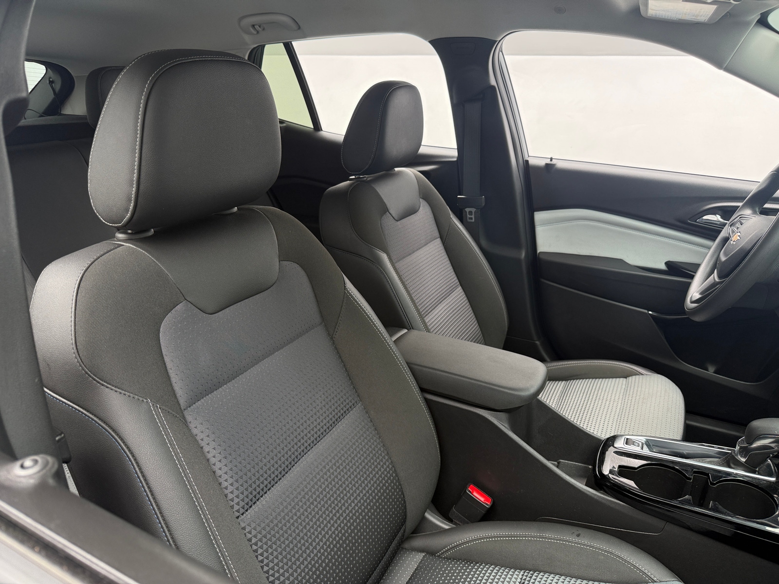 Thumbnail: 2025 Chevrolet Trax - 2