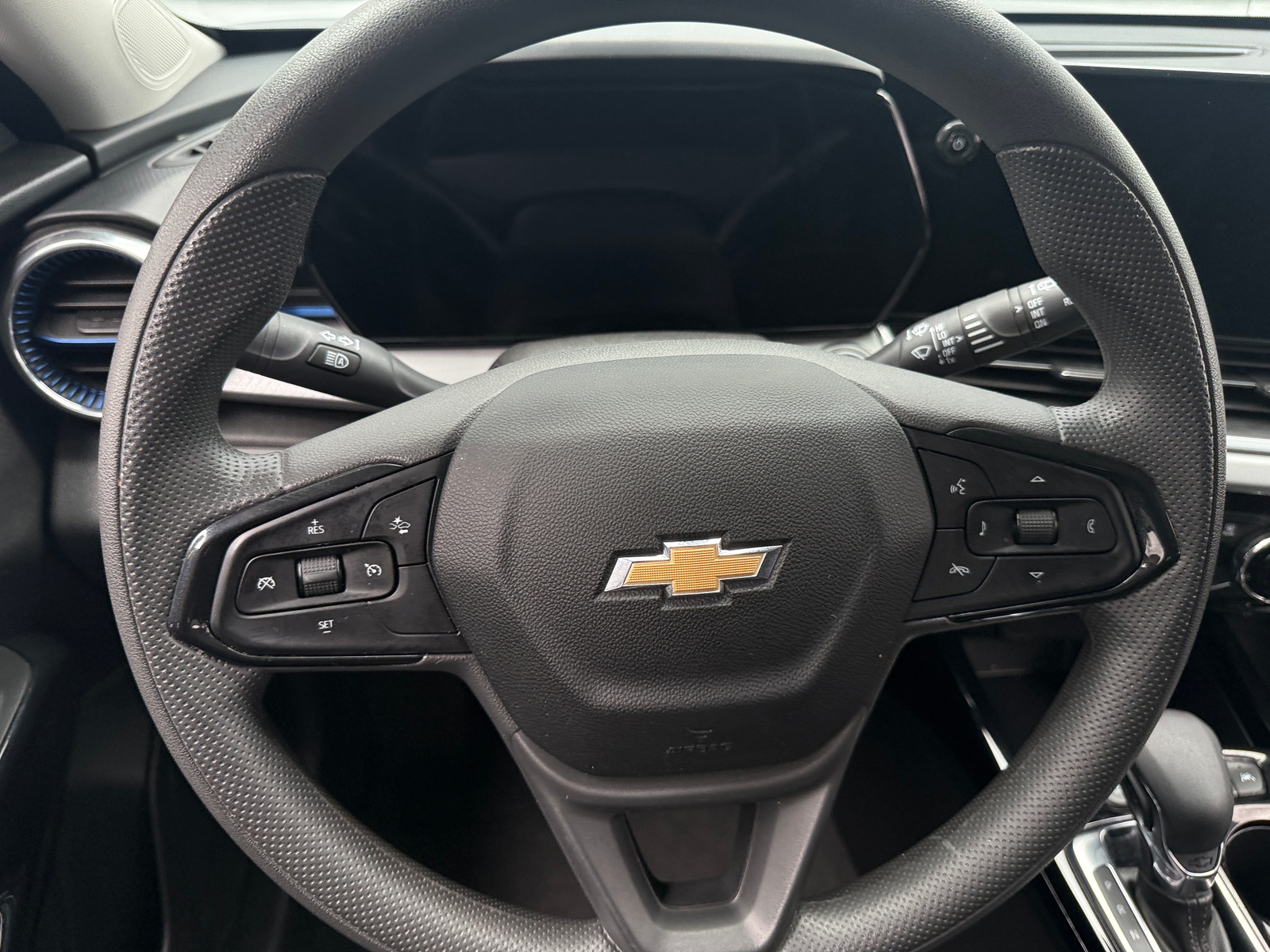 Thumbnail: 2025 Chevrolet Trax - 5