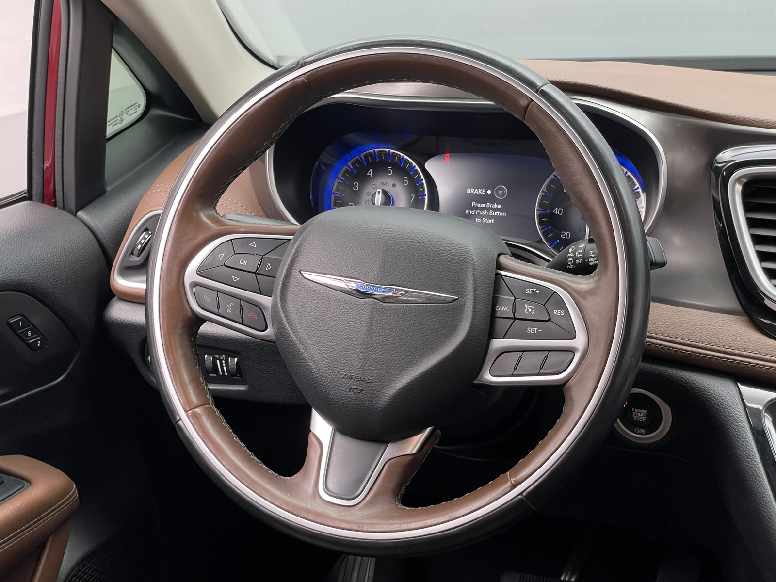 Thumbnail: 2017 Chrysler Pacifica - 4