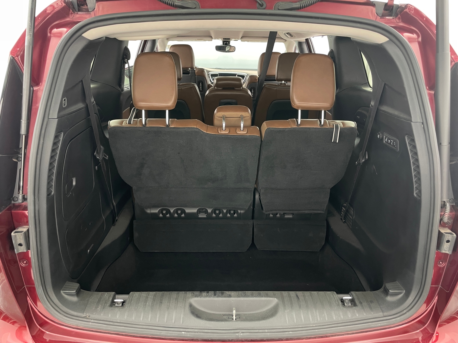 Thumbnail: 2017 Chrysler Pacifica - 6