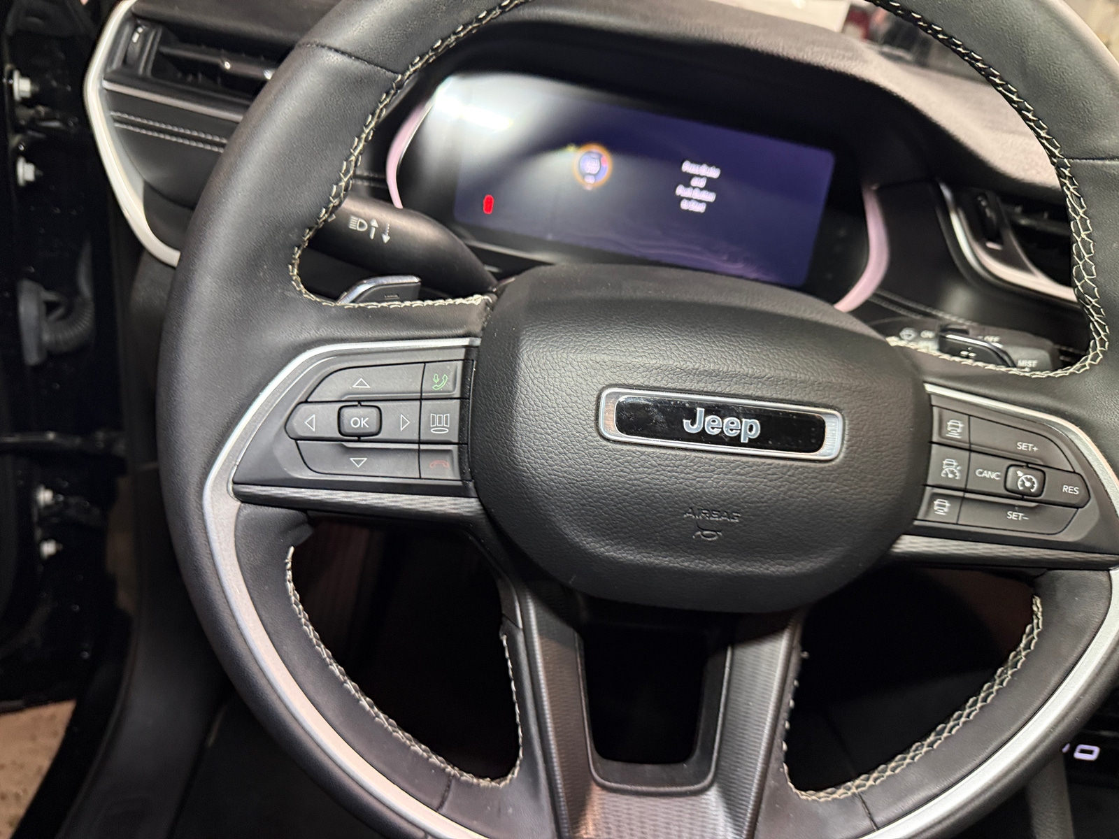Thumbnail: 2023 Jeep Grand Cherokee - 4