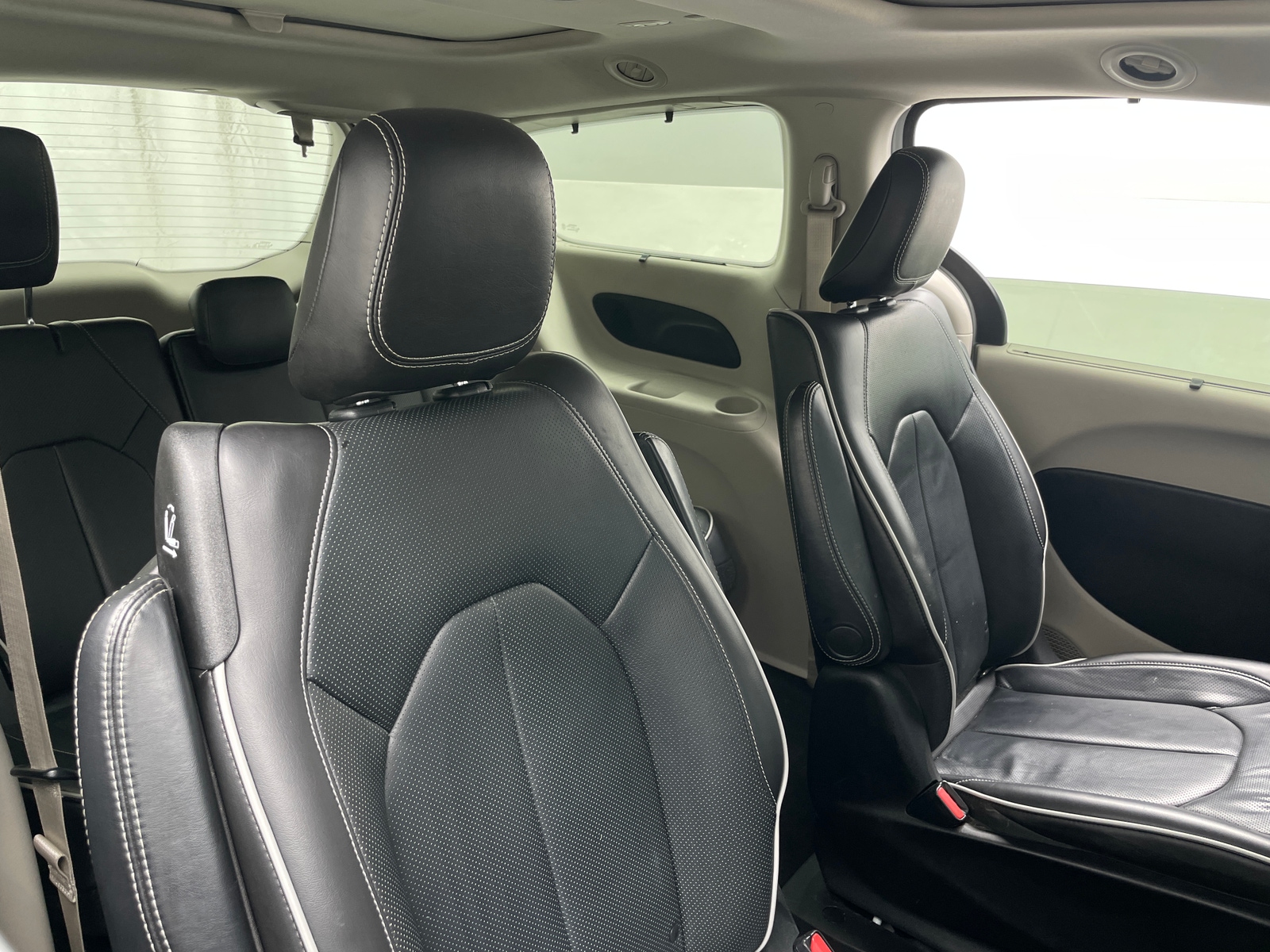 Thumbnail: 2021 Chrysler Pacifica - 5