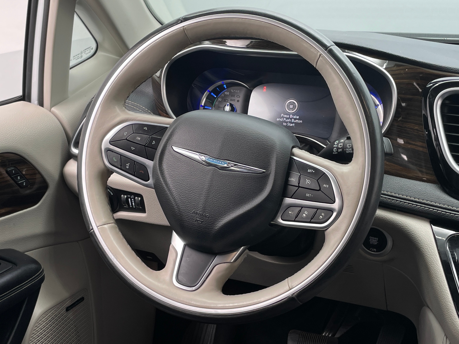 Thumbnail: 2021 Chrysler Pacifica - 4