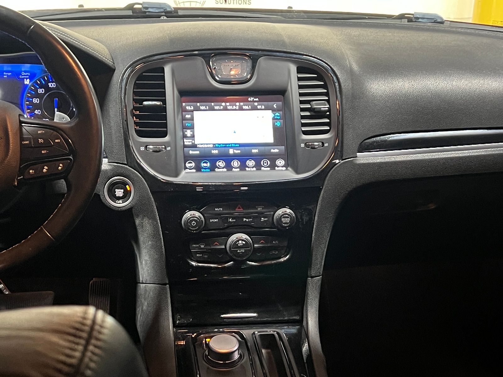 Thumbnail: 2021 Chrysler 300 - 3