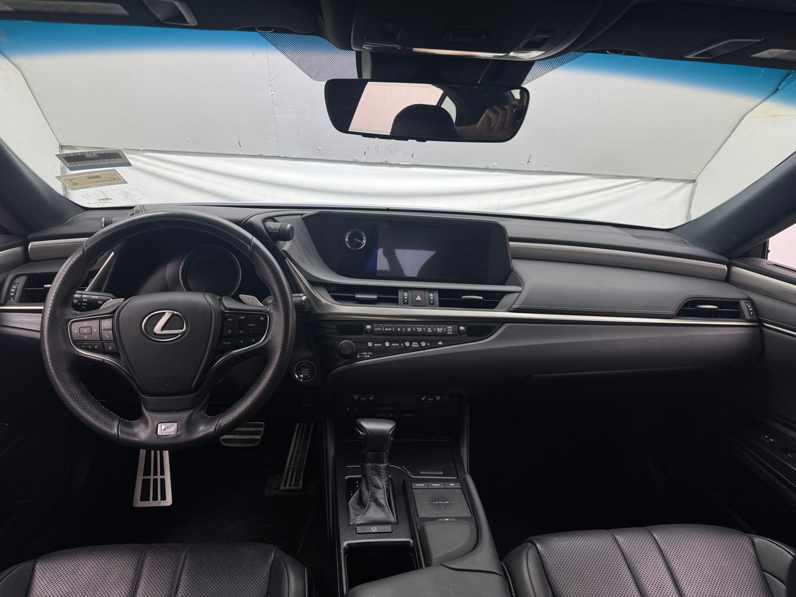 Thumbnail: 2020 Lexus ES - 2