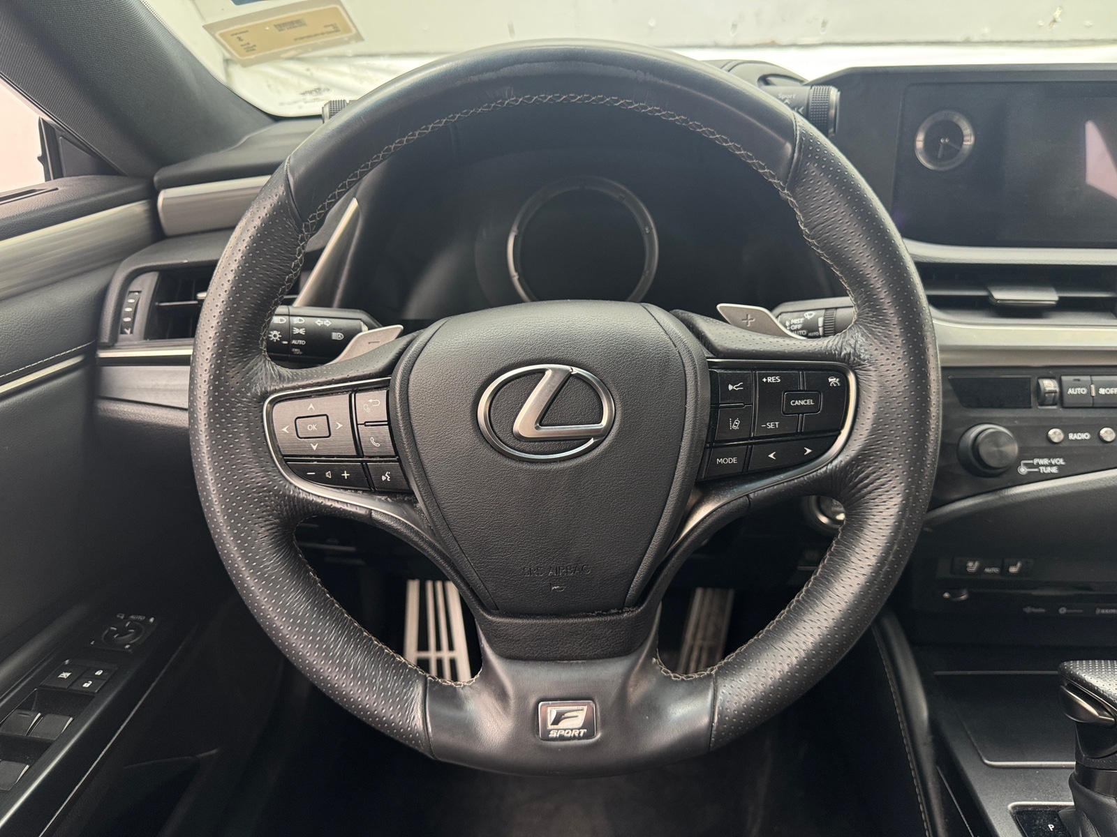 Thumbnail: 2020 Lexus ES - 4