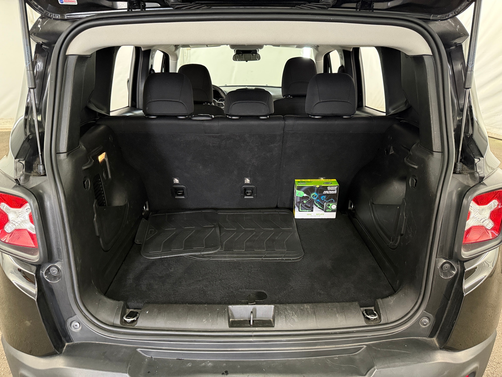 Thumbnail: 2020 Jeep Renegade - 7